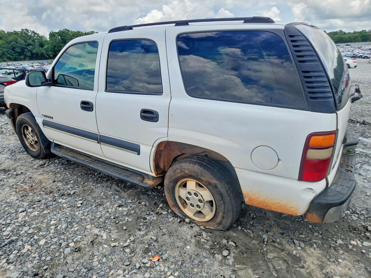 2003 Chevrolet Tahoe C1500 White vin: 1GNEC13Z63R132474