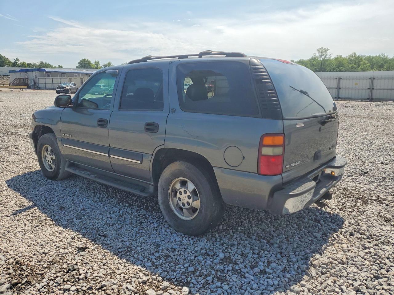 2002 Chevrolet Tahoe C1500 Gray vin: 1GNEC13Z72R129436