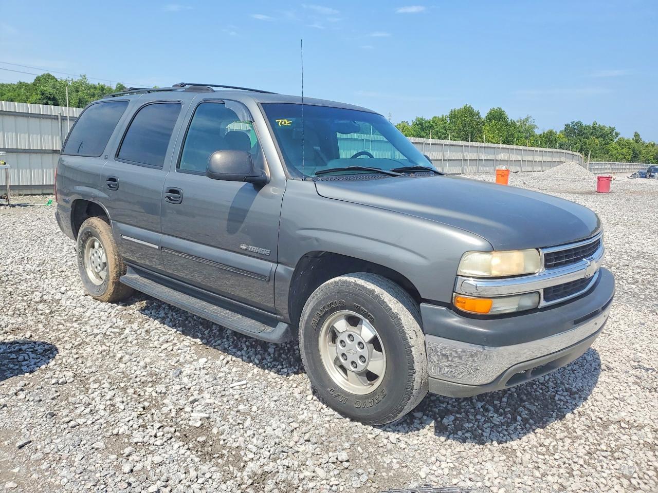 2002 Chevrolet Tahoe C1500 Gray vin: 1GNEC13Z72R129436