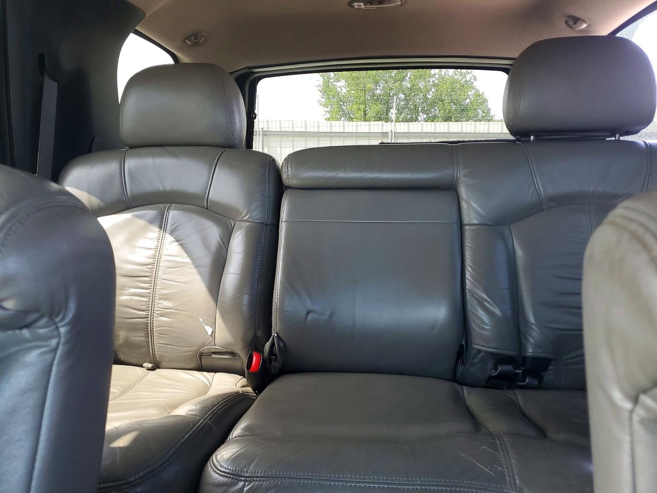 2002 Chevrolet Tahoe C1500 Gray vin: 1GNEC13Z72R129436