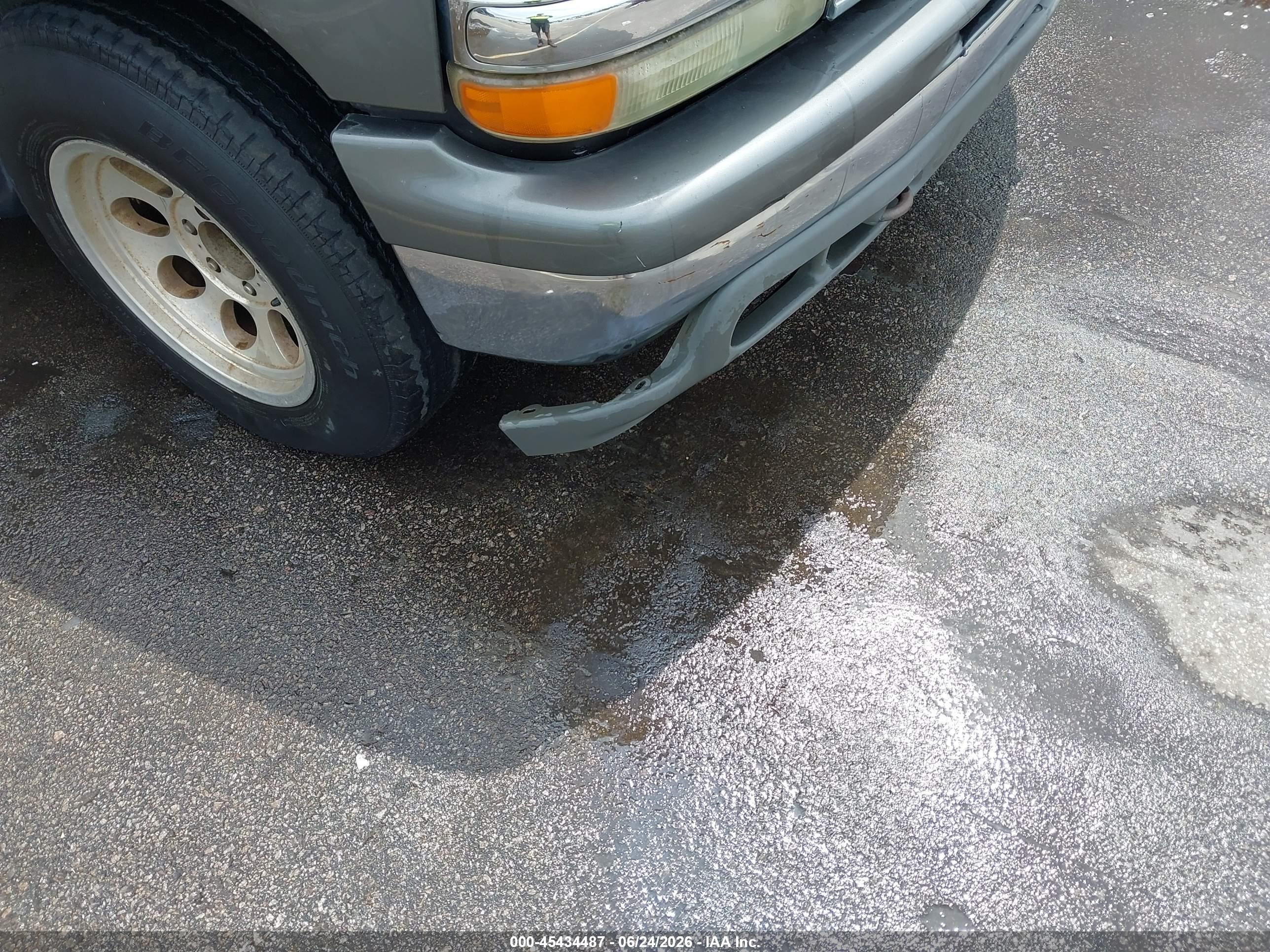 2002 Chevrolet Tahoe Lt Gray vin: 1GNEC13Z72R268417
