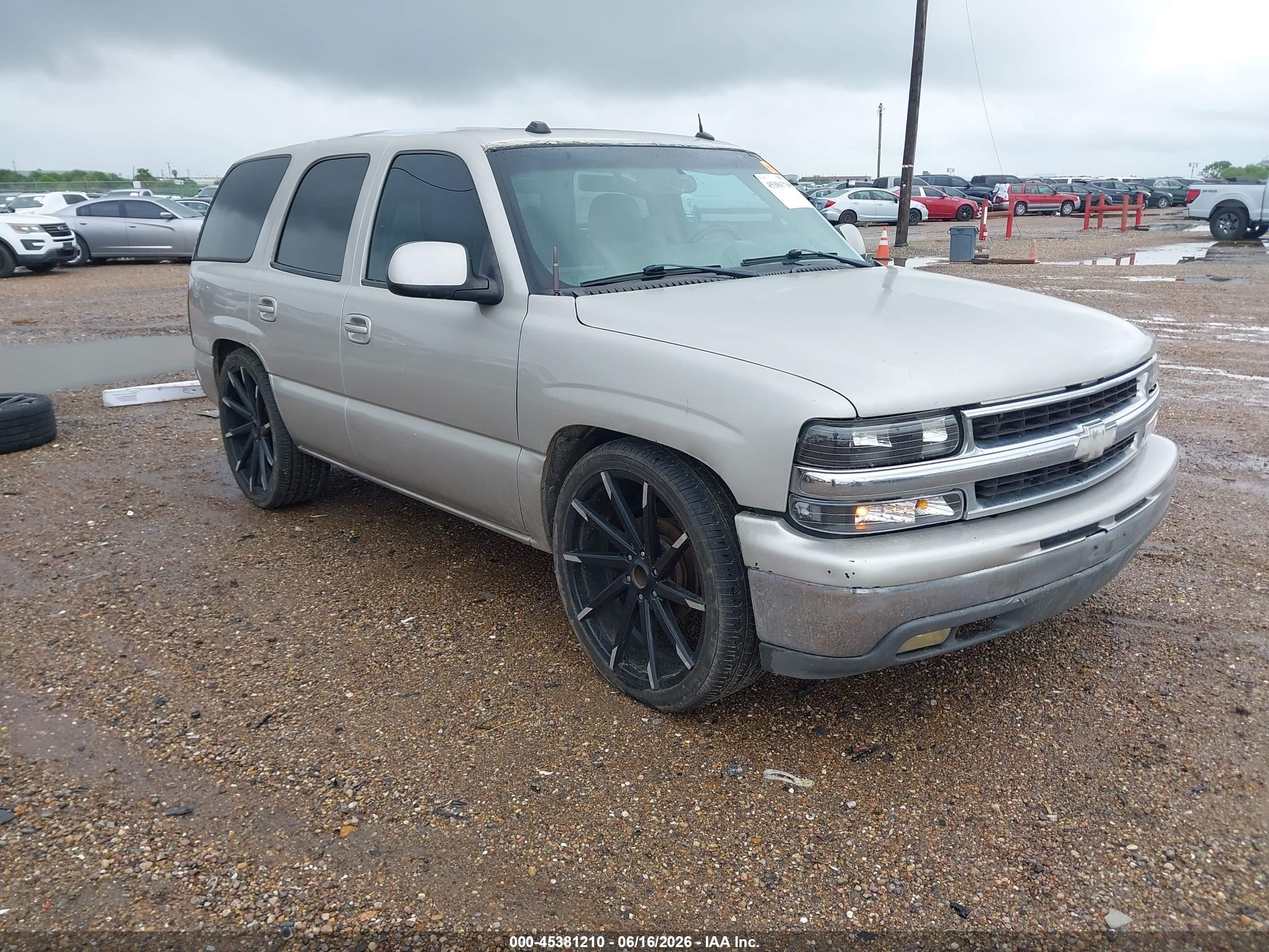 2004 Chevrolet Tahoe Lt Silver vin: 1GNEC13Z74R189719