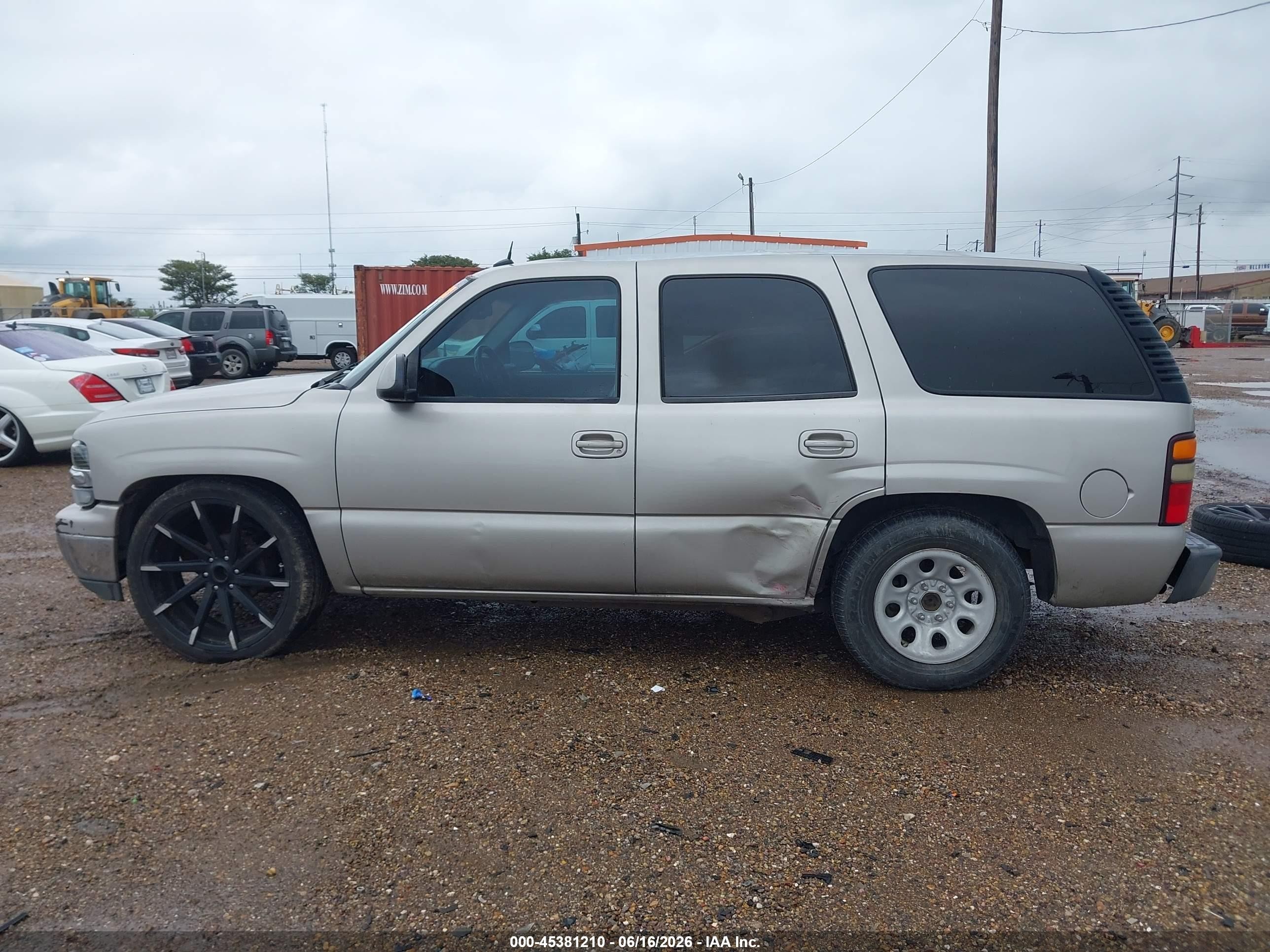 2004 Chevrolet Tahoe Lt Silver vin: 1GNEC13Z74R189719