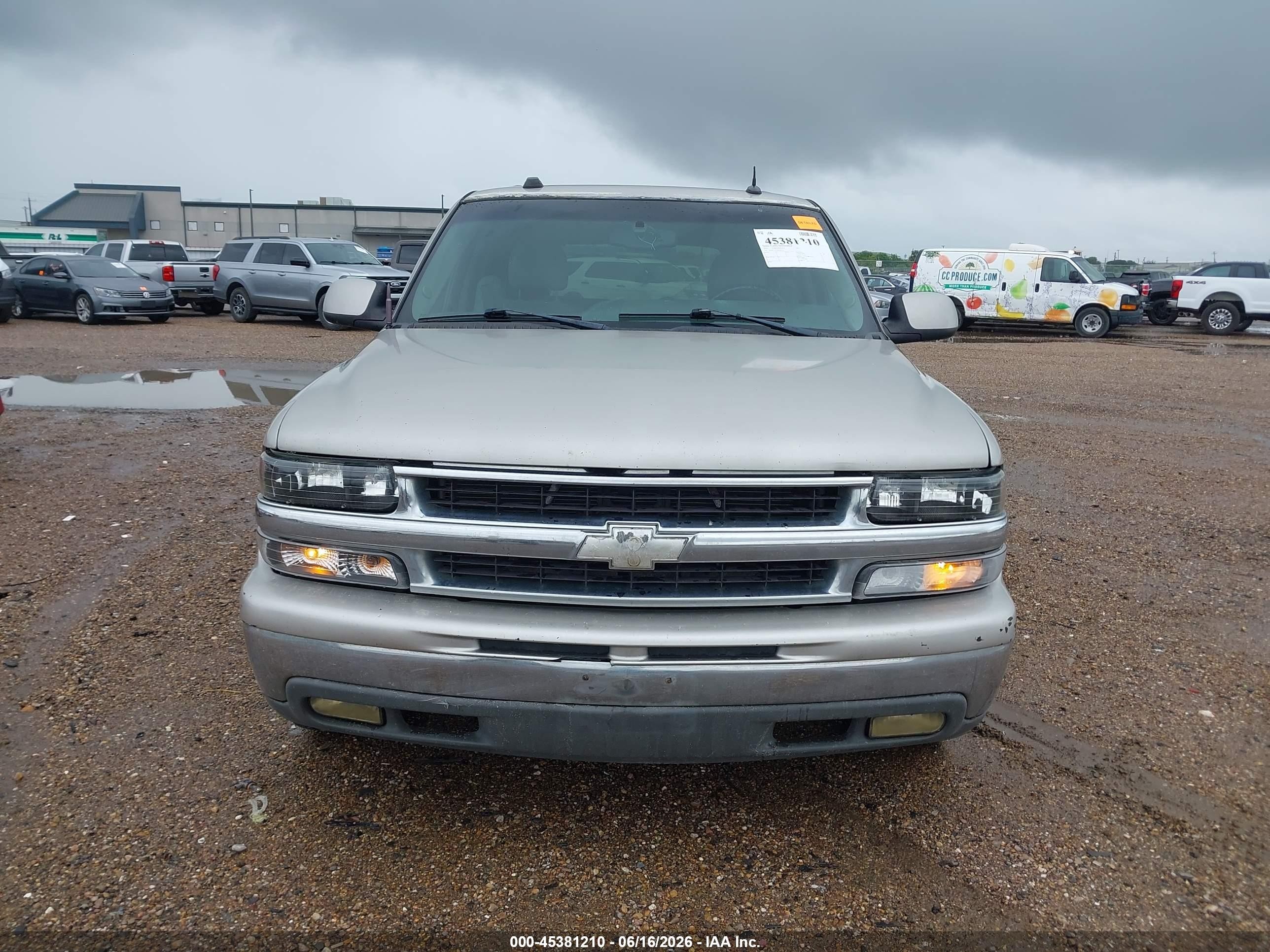 2004 Chevrolet Tahoe Lt Silver vin: 1GNEC13Z74R189719