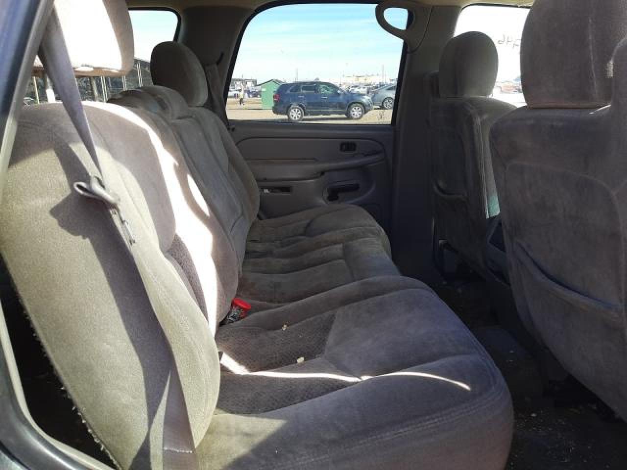 2004 Chevrolet Tahoe C1500 Charcoal vin: 1GNEC13Z74R210469