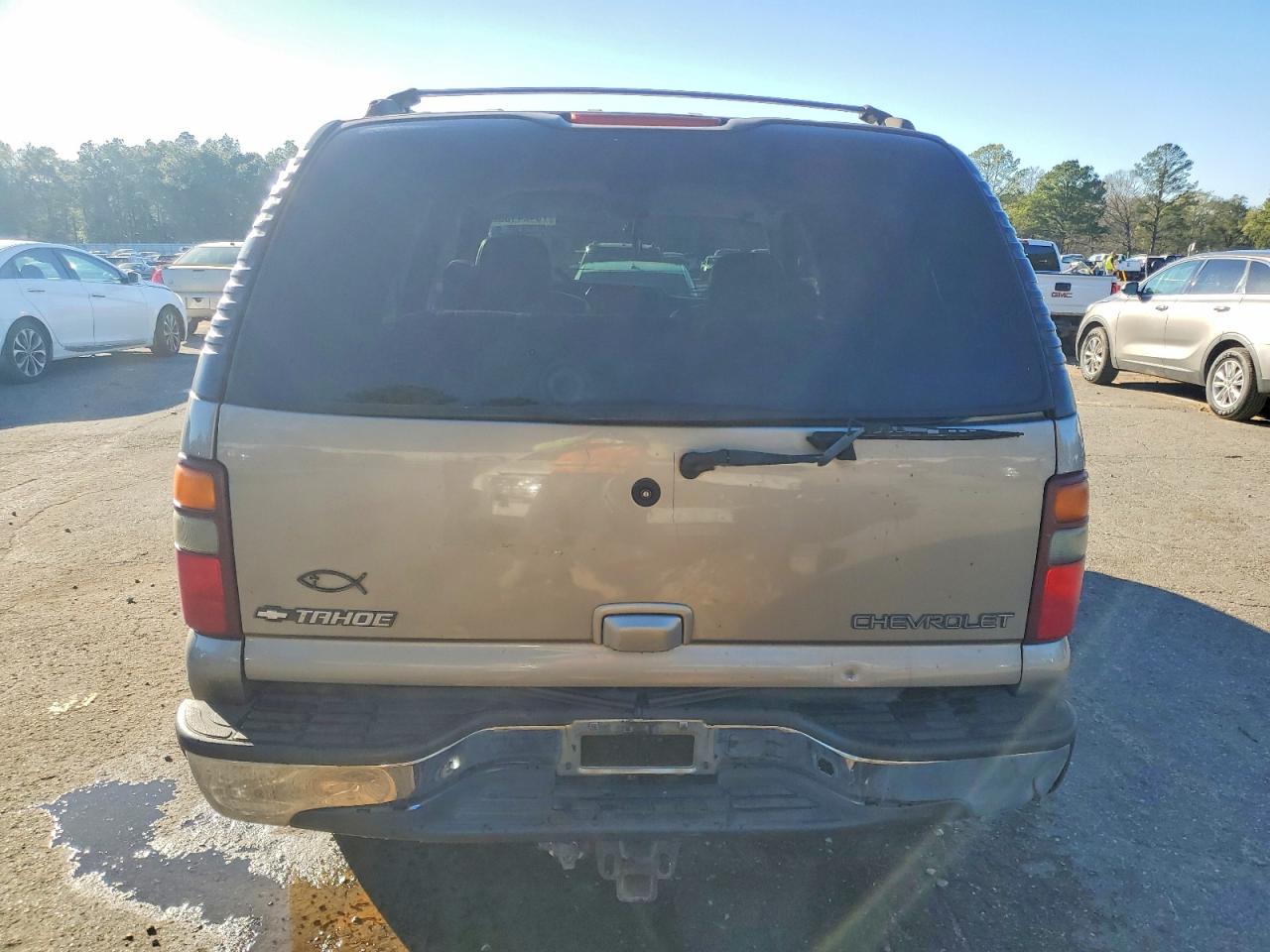 2002 Chevrolet Tahoe C1500 Gray vin: 1GNEC13Z82J273477