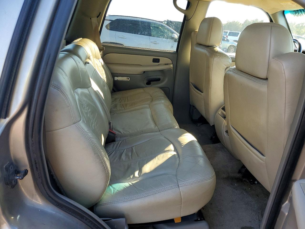 2002 Chevrolet Tahoe C1500 Gray vin: 1GNEC13Z82J273477