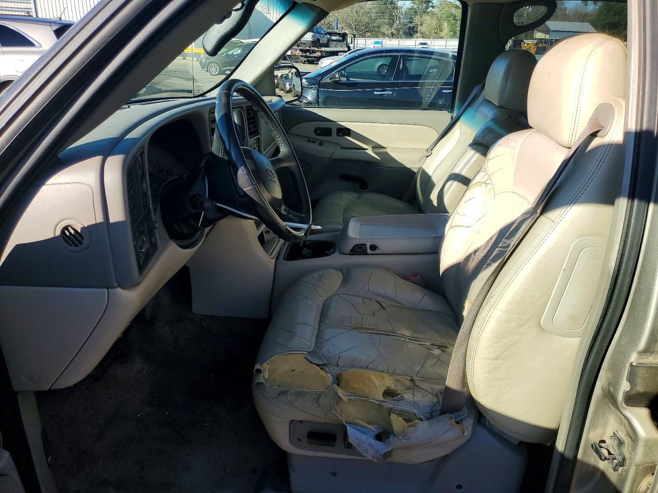 2002 Chevrolet Tahoe C1500 Gray vin: 1GNEC13Z82J273477