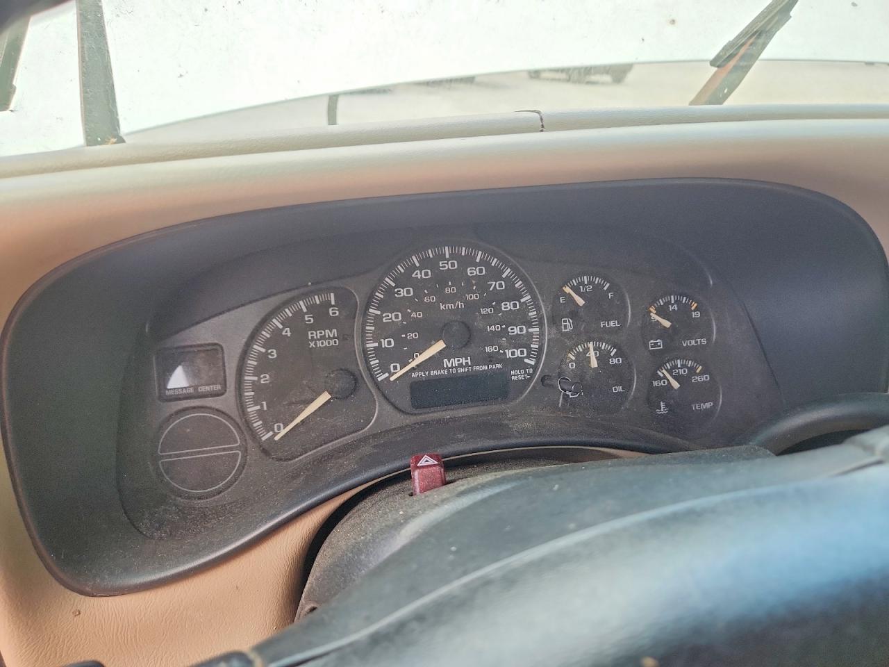 2002 Chevrolet Tahoe C1500 White vin: 1GNEC13Z82R325160