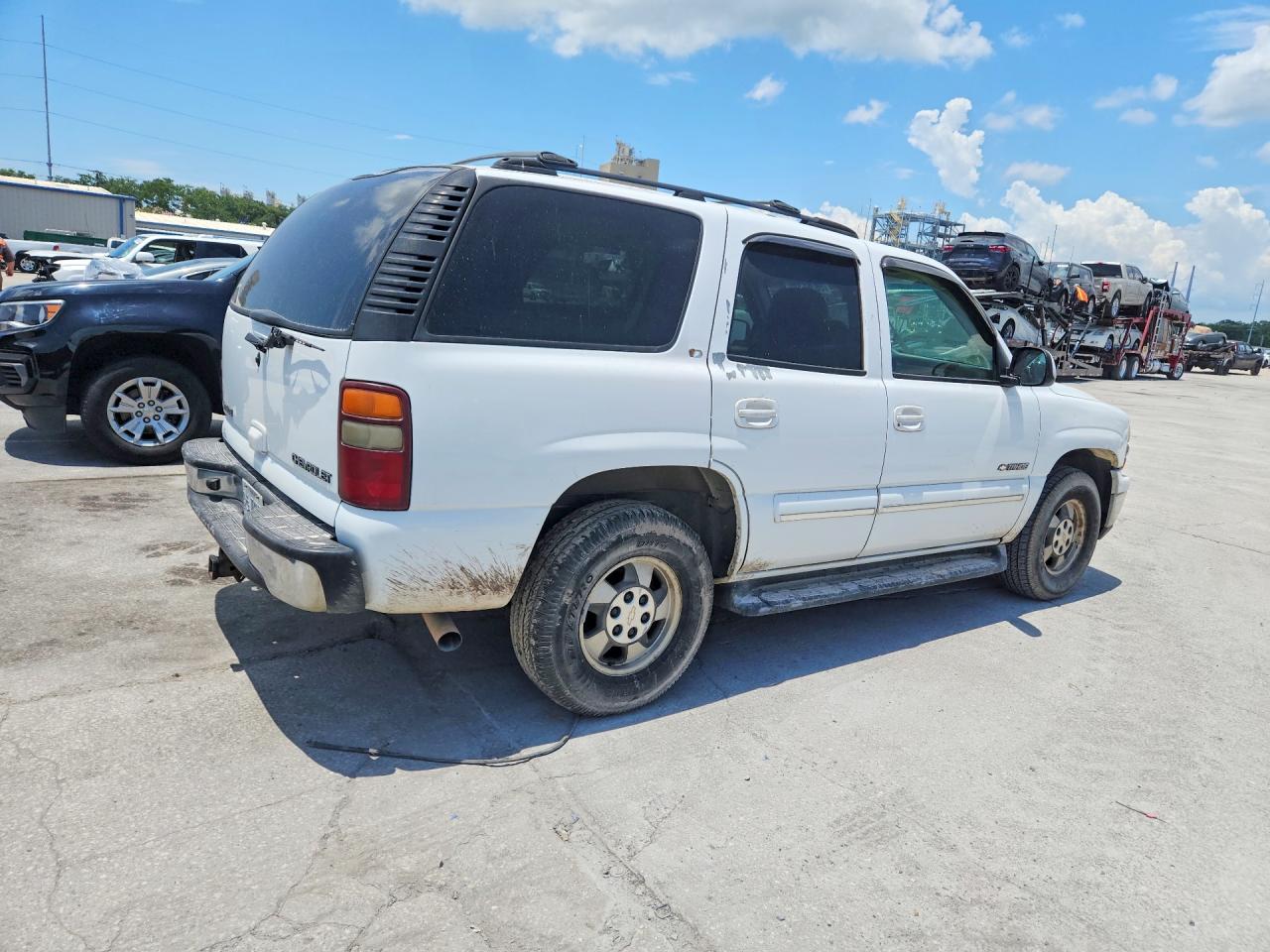 2002 Chevrolet Tahoe C1500 White vin: 1GNEC13Z82R325160