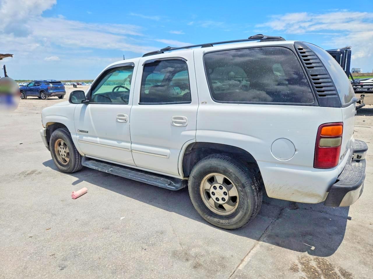 2002 Chevrolet Tahoe C1500 White vin: 1GNEC13Z82R325160