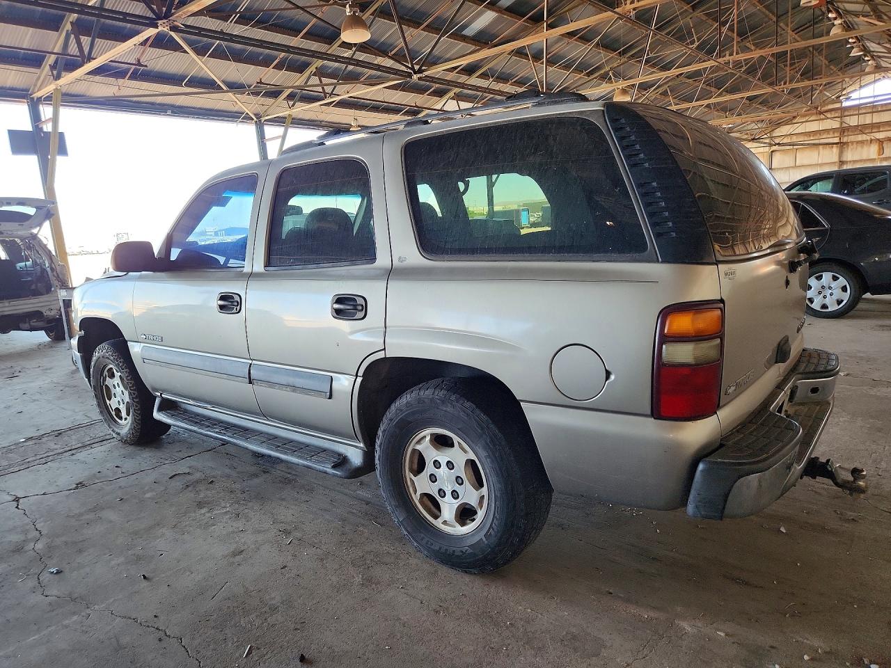 2002 Chevrolet Tahoe C1500 Brown vin: 1GNEC13Z92R227044