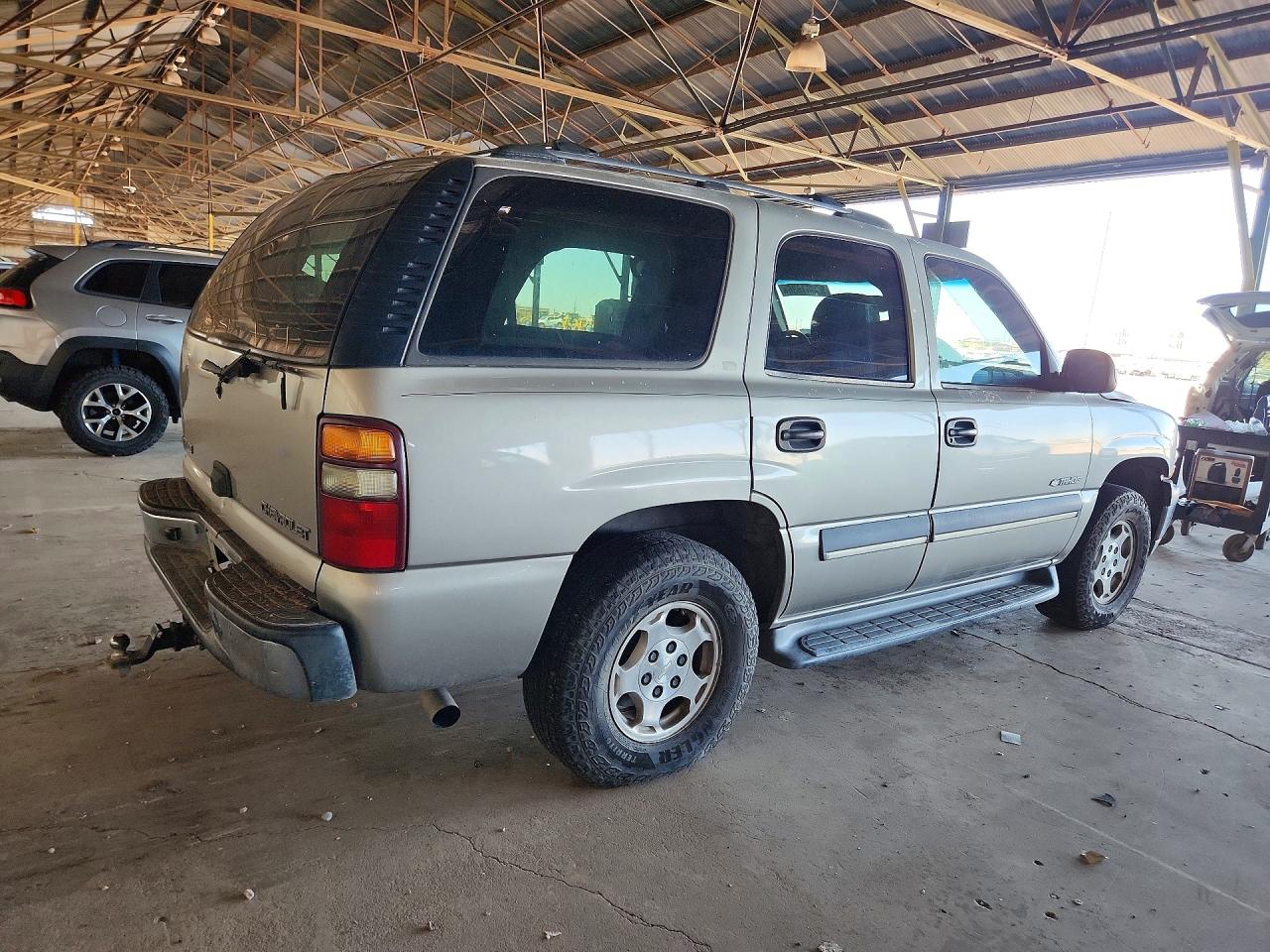 2002 Chevrolet Tahoe C1500 Brown vin: 1GNEC13Z92R227044