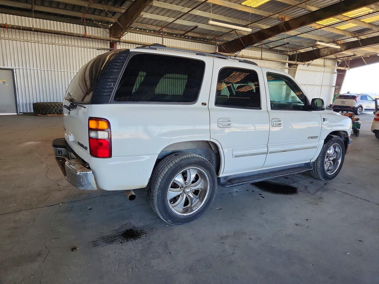 2002 Chevrolet Tahoe C1500 White vin: 1GNEC13Z92R235094
