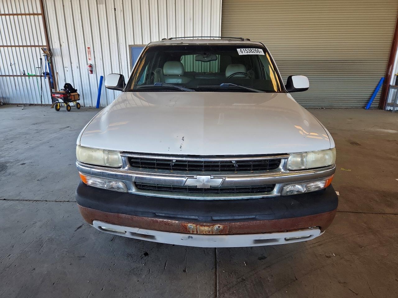 2002 Chevrolet Tahoe C1500 White vin: 1GNEC13Z92R235094