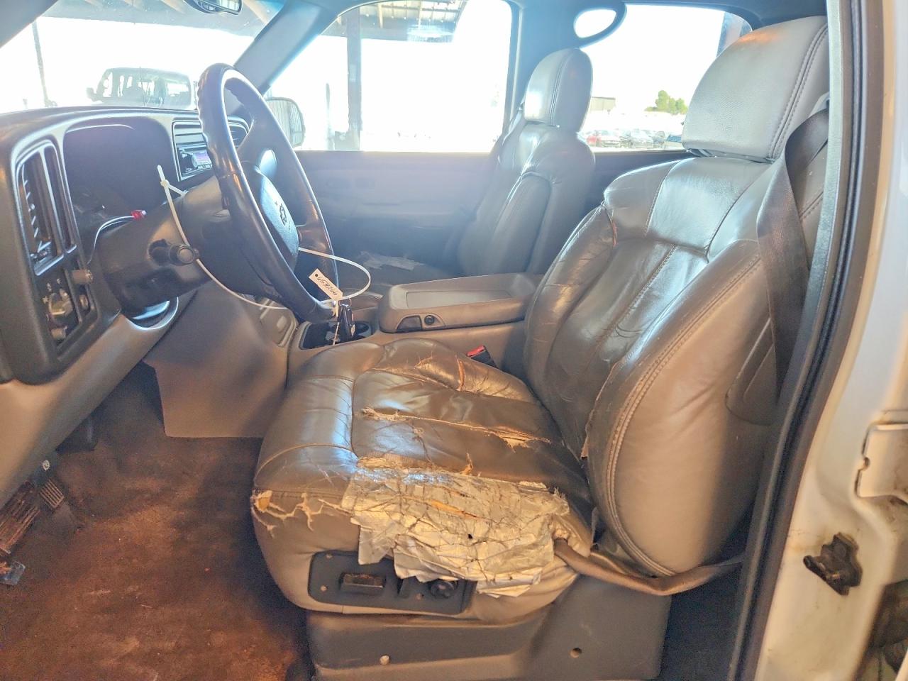 2002 Chevrolet Tahoe C1500 White vin: 1GNEC13Z92R235094