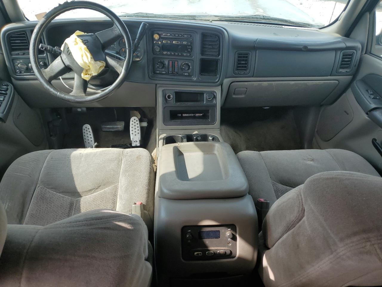 2003 Chevrolet Tahoe C1500 Gold vin: 1GNEC13Z93J265258