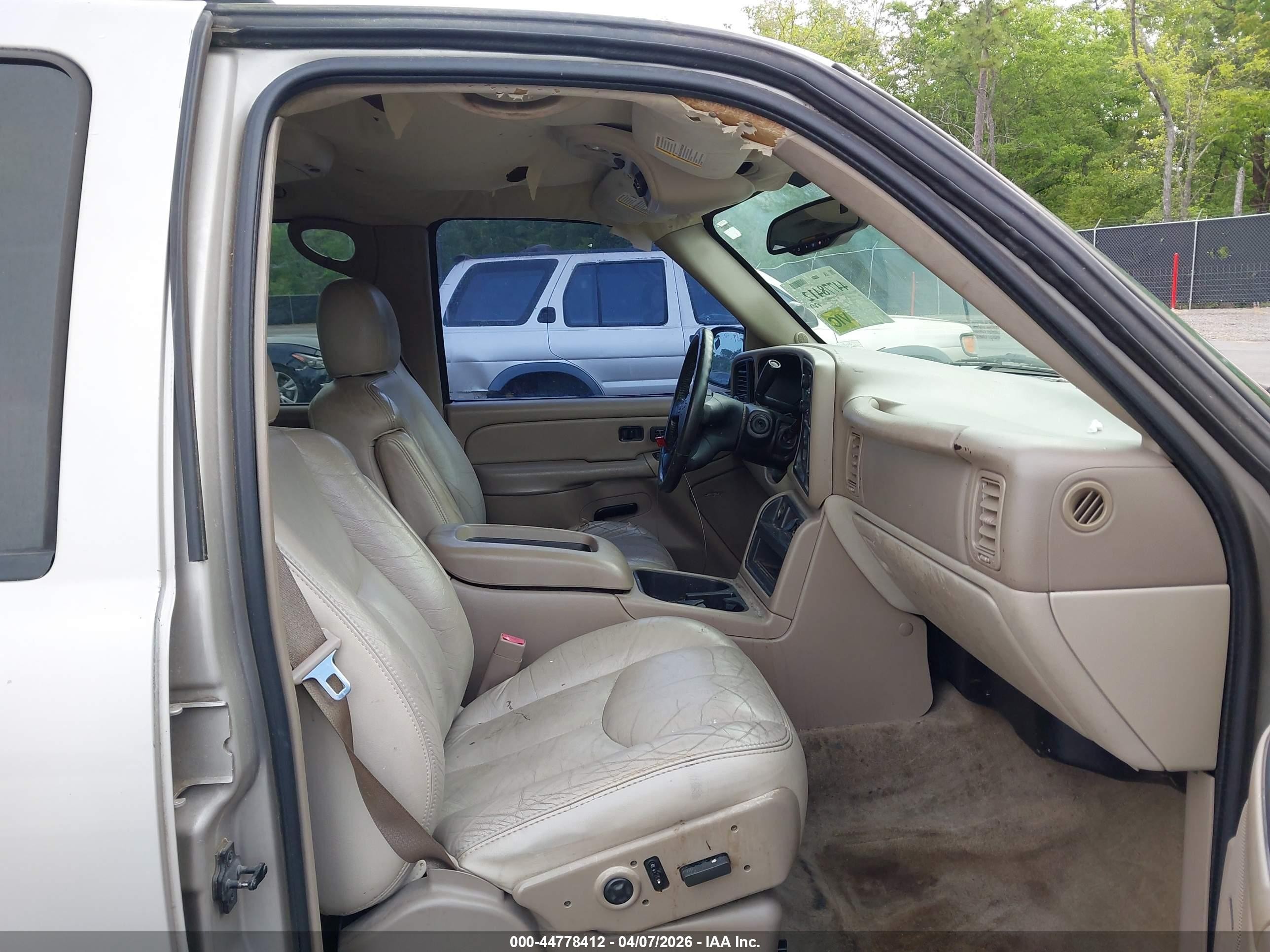 2004 Chevrolet Tahoe Lt Beige vin: 1GNEC13Z94R182559
