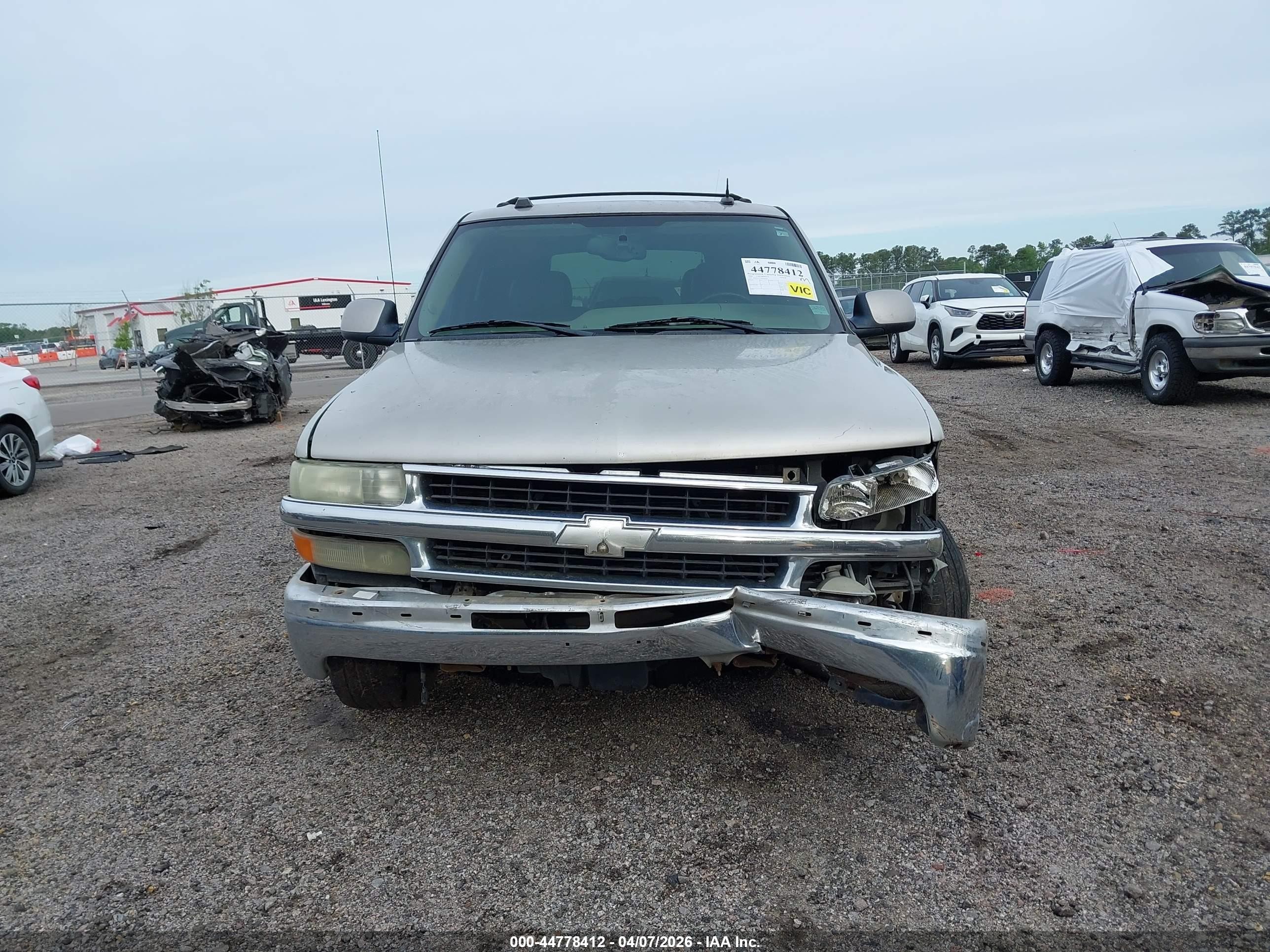 2004 Chevrolet Tahoe Lt Beige vin: 1GNEC13Z94R182559