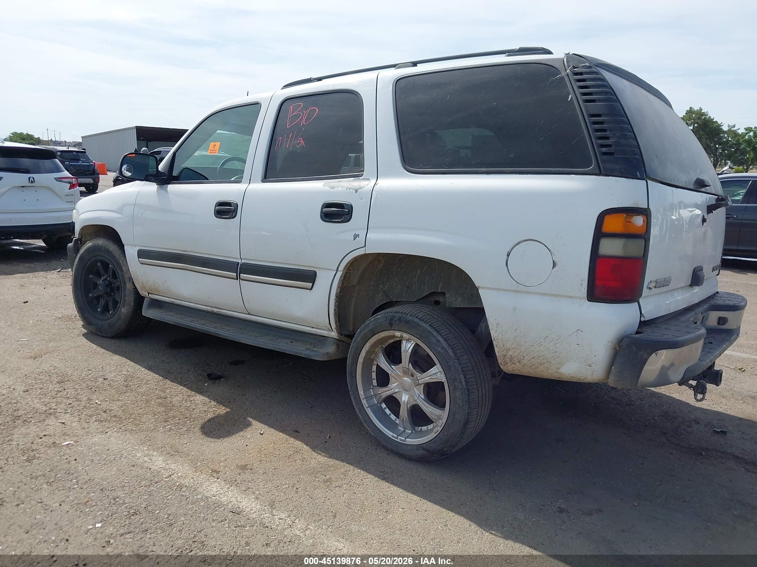 2005 Chevrolet Tahoe Ls Белый vin: 1GNEC13Z95J234062