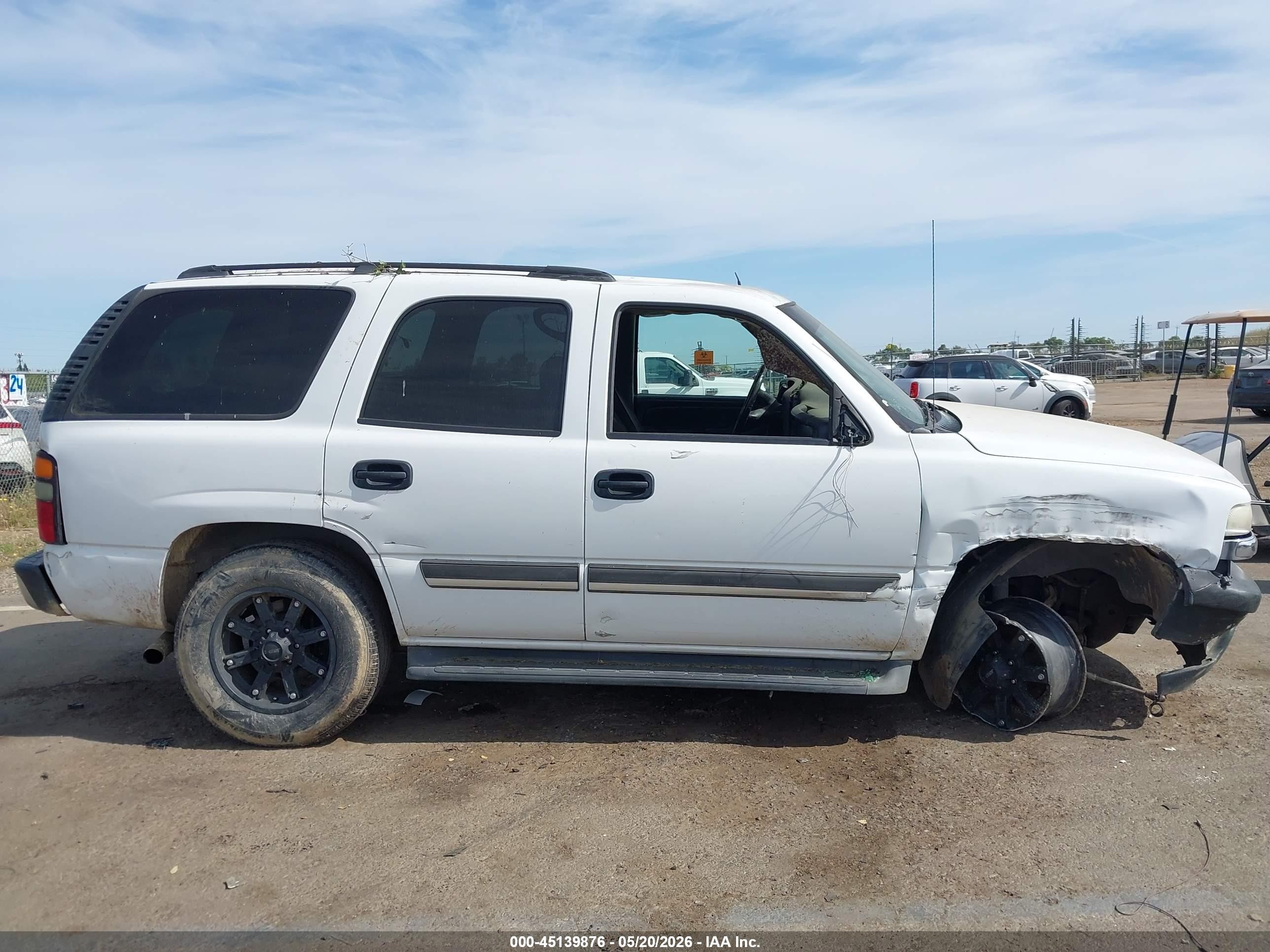 2005 Chevrolet Tahoe Ls Белый vin: 1GNEC13Z95J234062