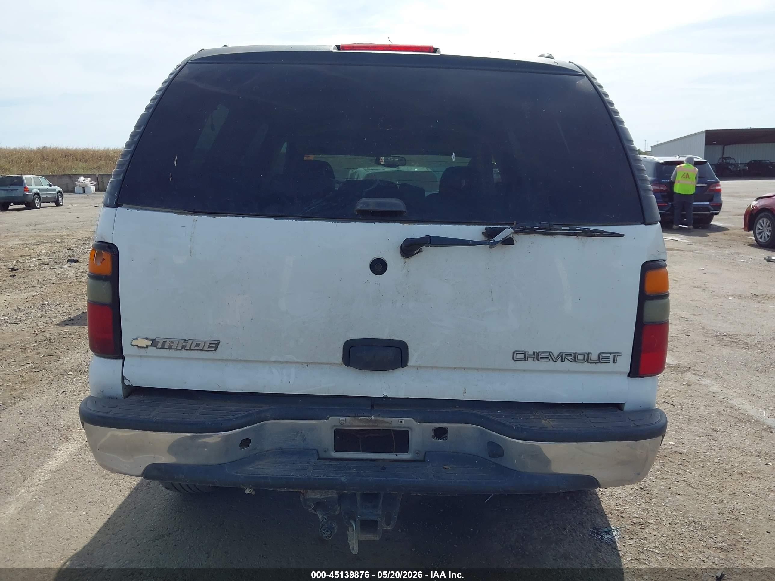 2005 Chevrolet Tahoe Ls Белый vin: 1GNEC13Z95J234062