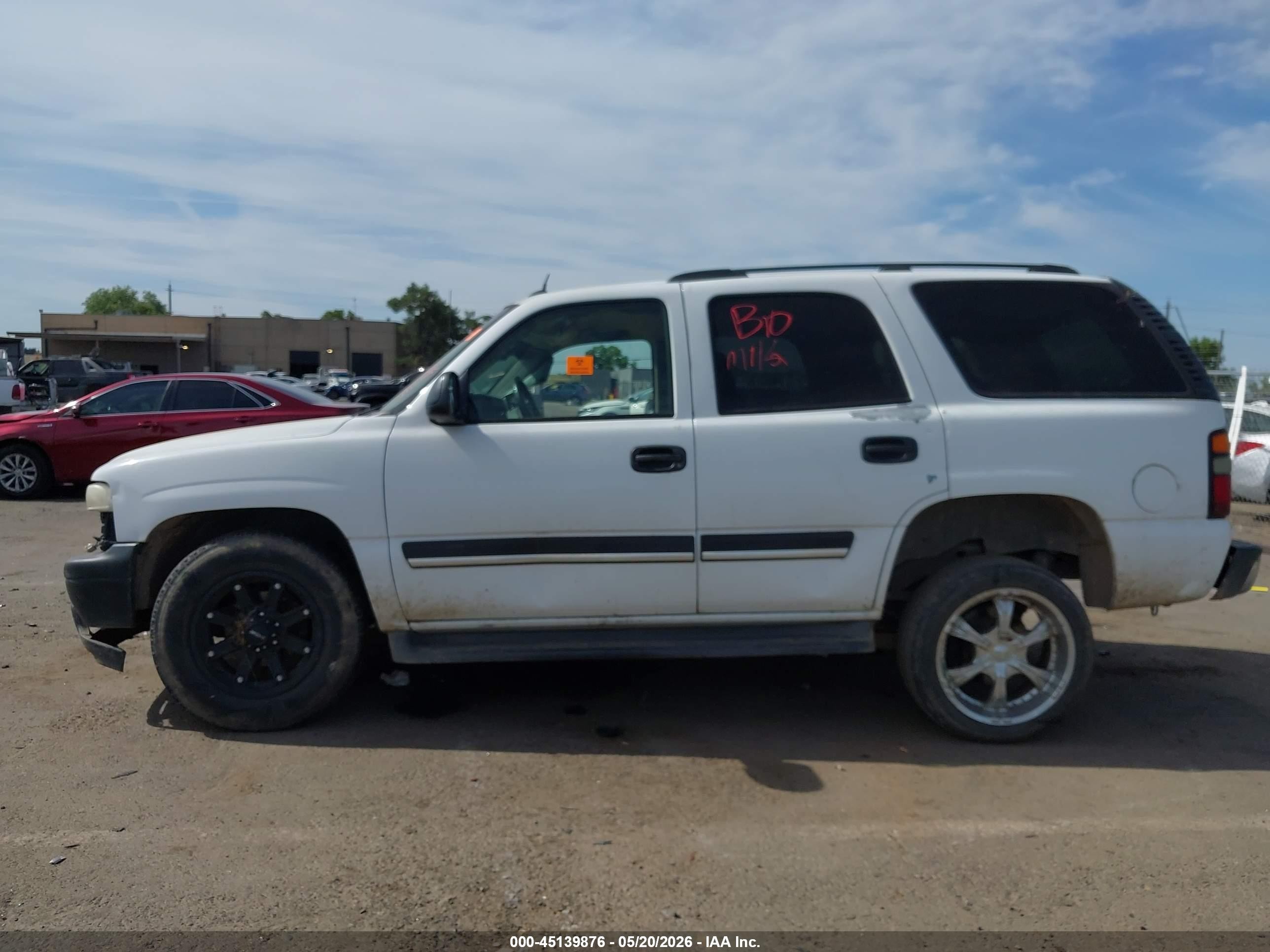 2005 Chevrolet Tahoe Ls Белый vin: 1GNEC13Z95J234062