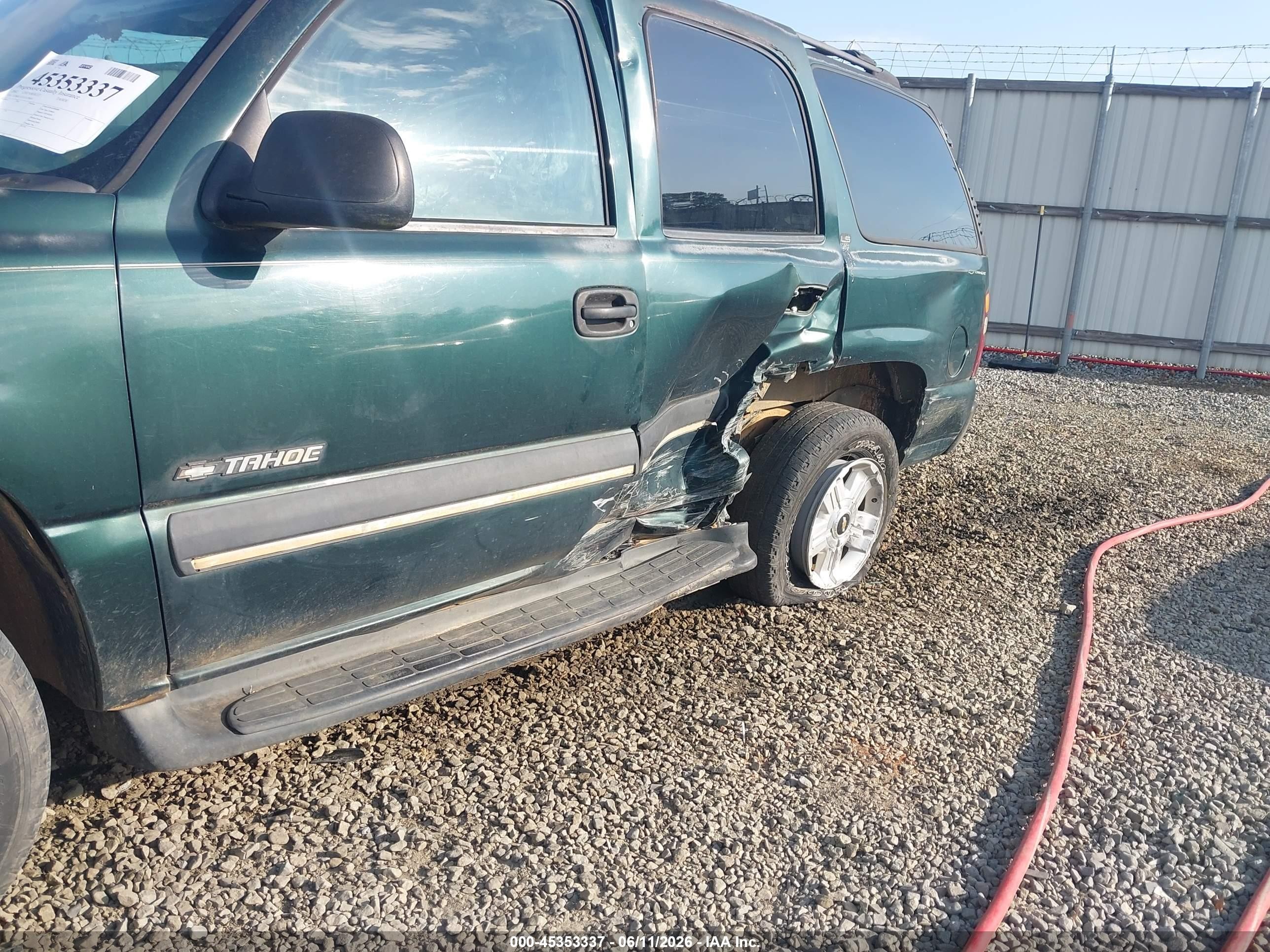 2002 Chevrolet Tahoe Ls Green vin: 1GNEC13ZX2J128683