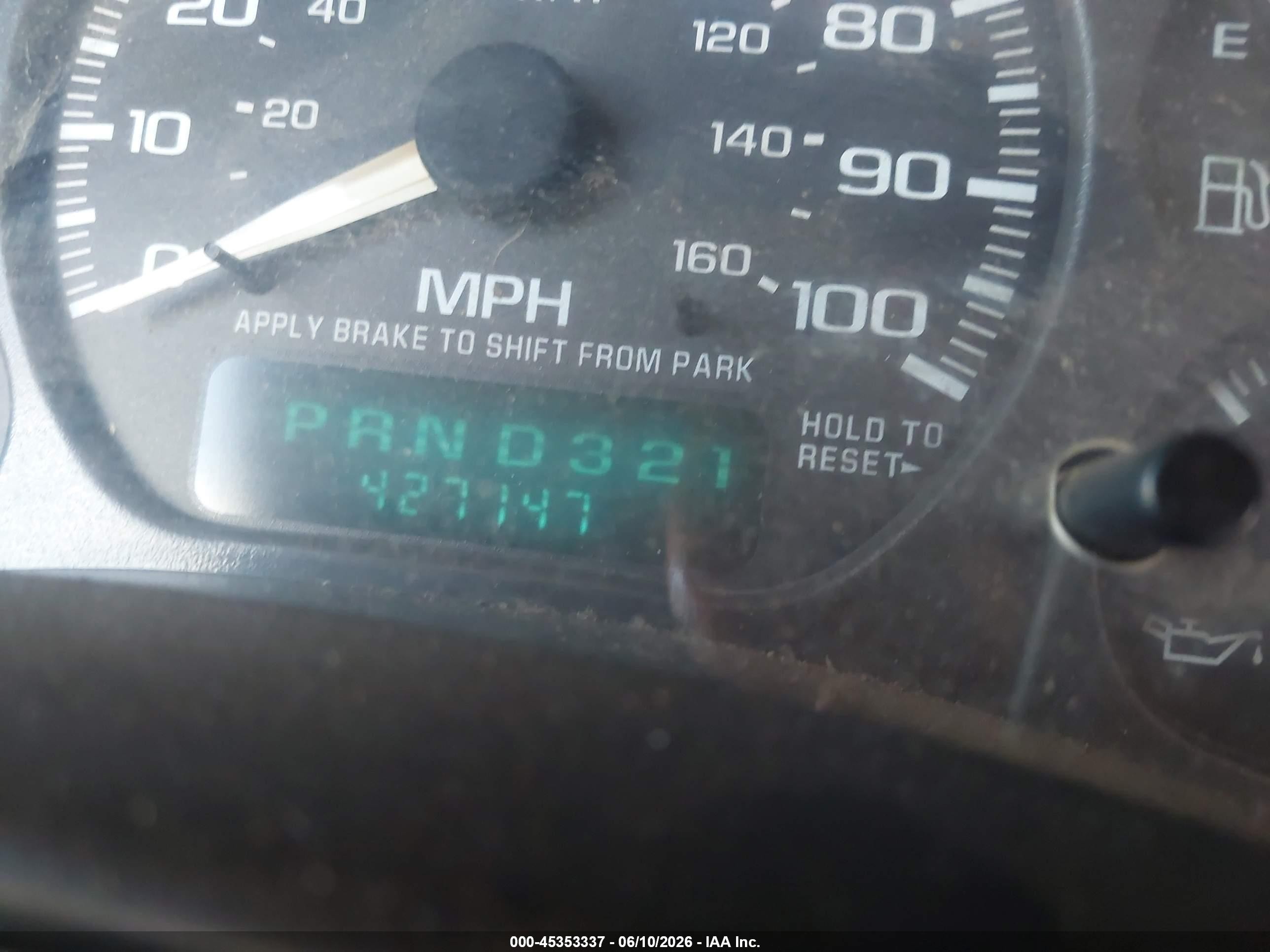 2002 Chevrolet Tahoe Ls Green vin: 1GNEC13ZX2J128683