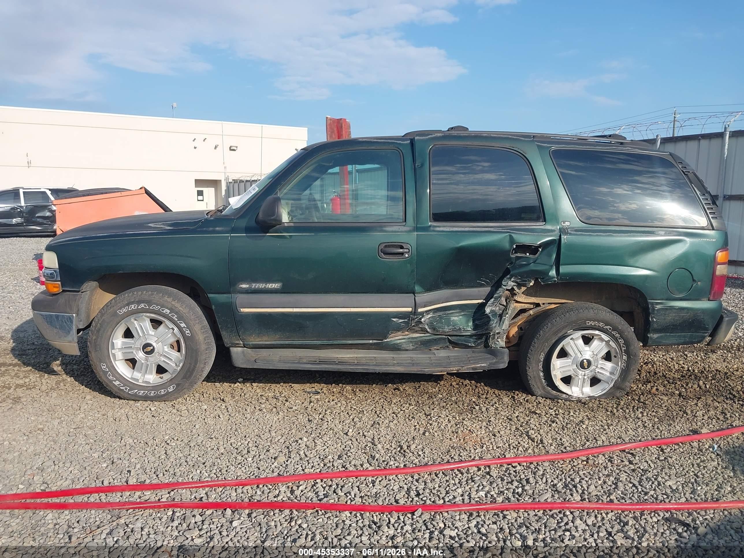 2002 Chevrolet Tahoe Ls Green vin: 1GNEC13ZX2J128683