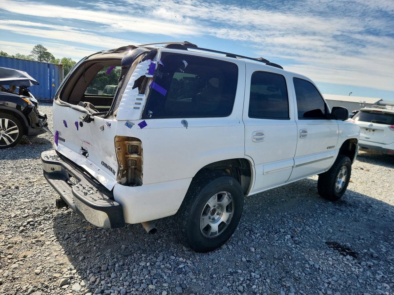 2002 Chevrolet Tahoe C1500 White vin: 1GNEC13ZX2R139068