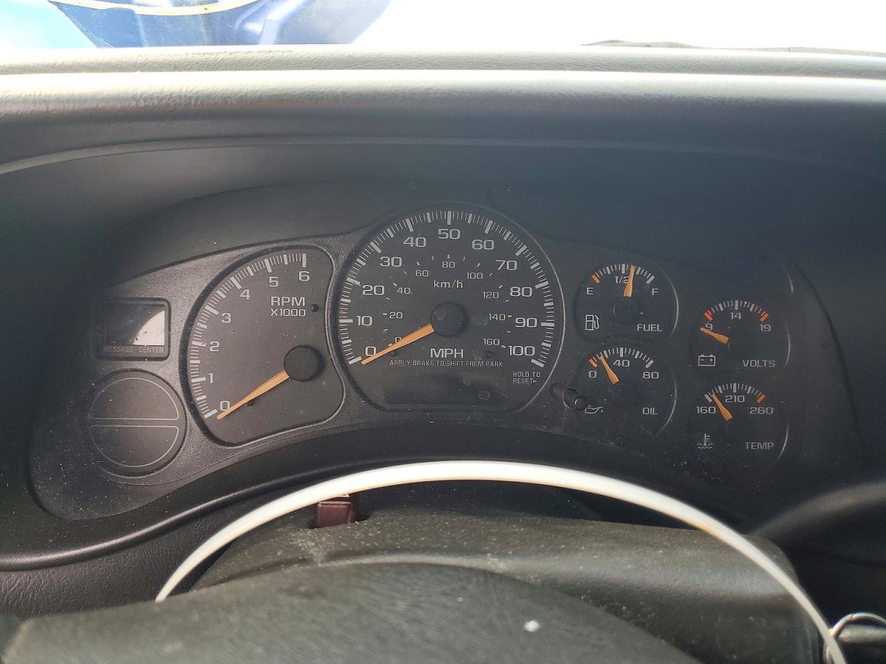 2002 Chevrolet Tahoe C1500 White vin: 1GNEC13ZX2R154444
