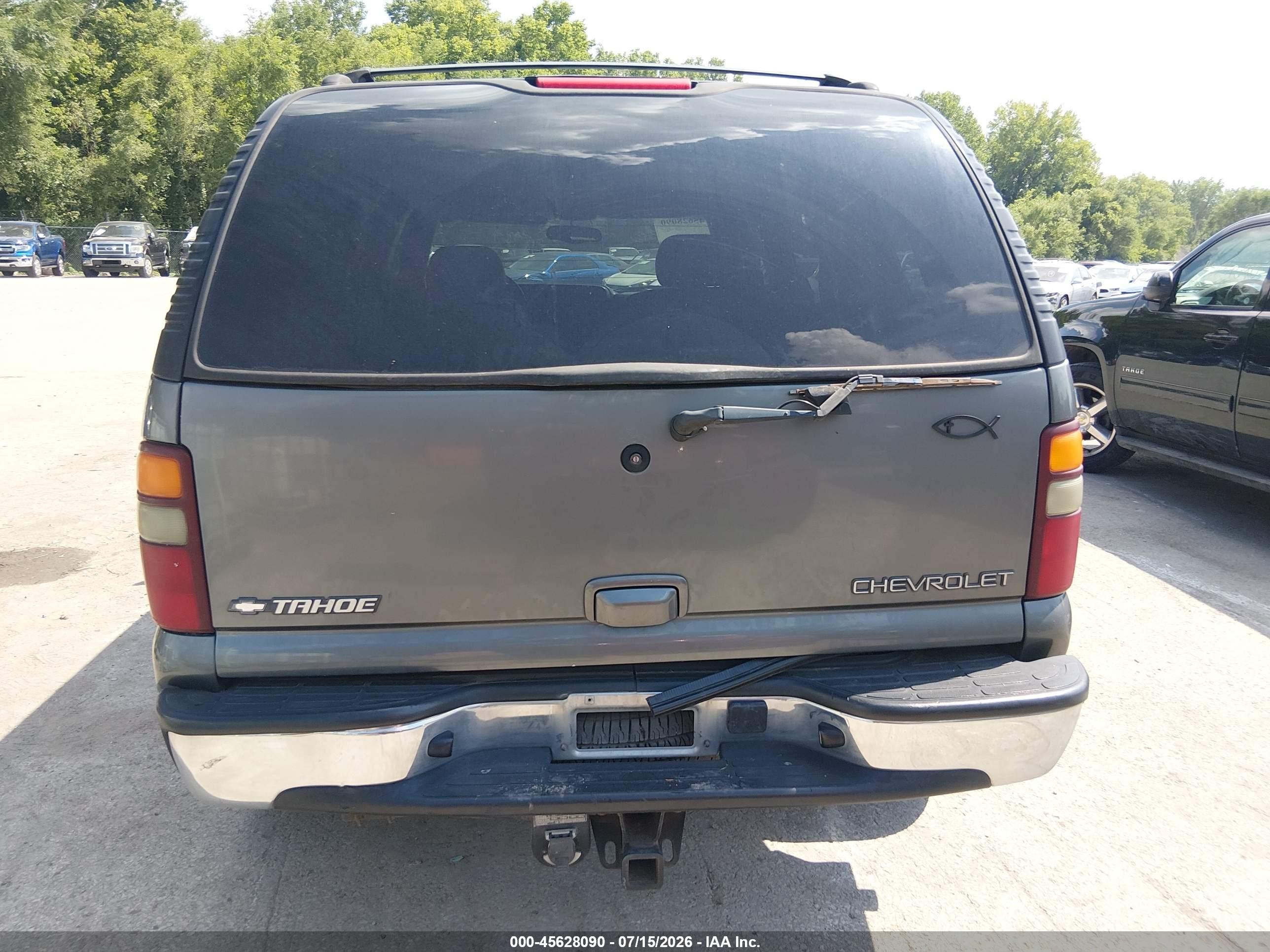 2002 Chevrolet Tahoe Lt Gray vin: 1GNEC13ZX2R170613