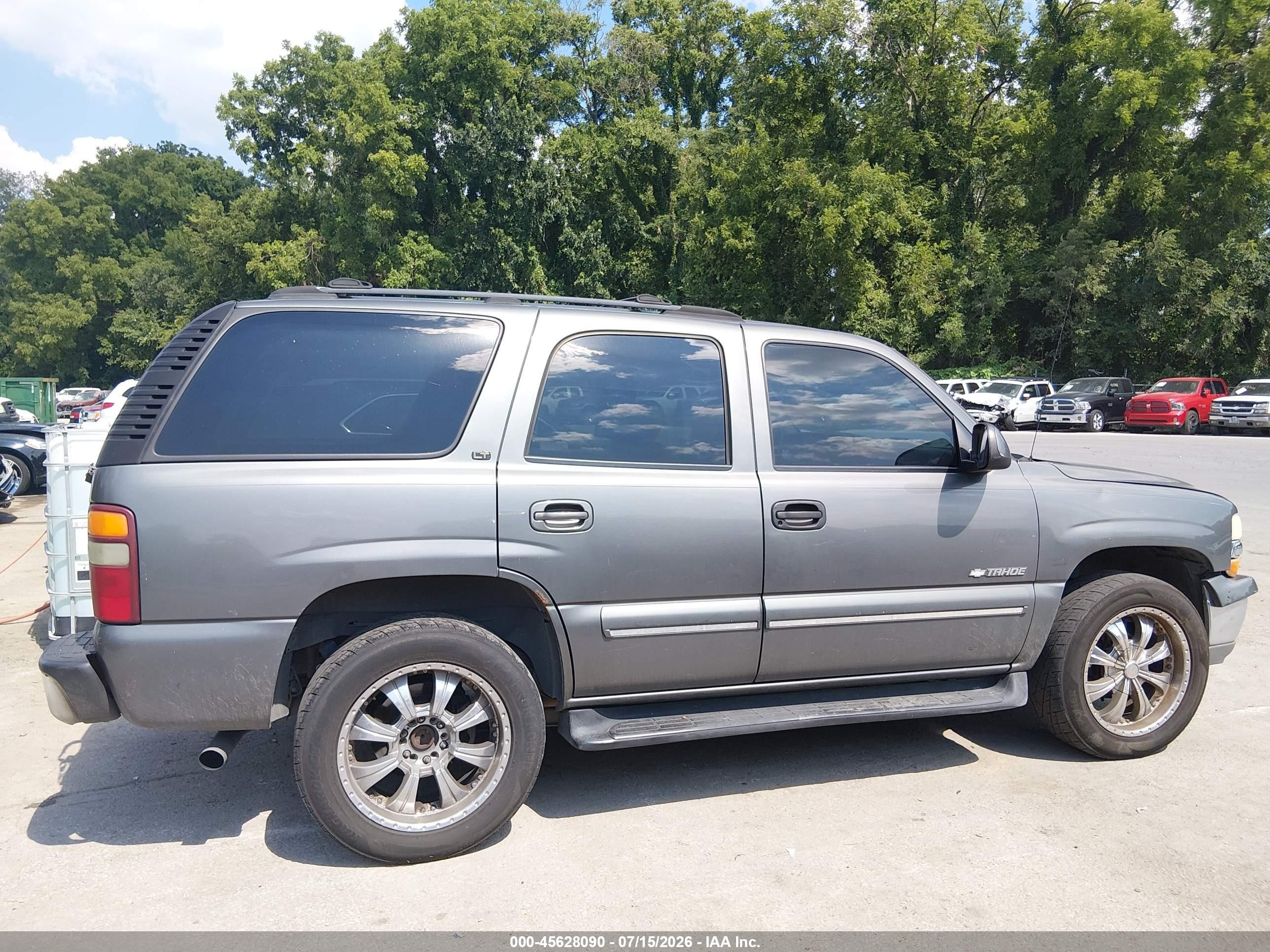 2002 Chevrolet Tahoe Lt Gray vin: 1GNEC13ZX2R170613