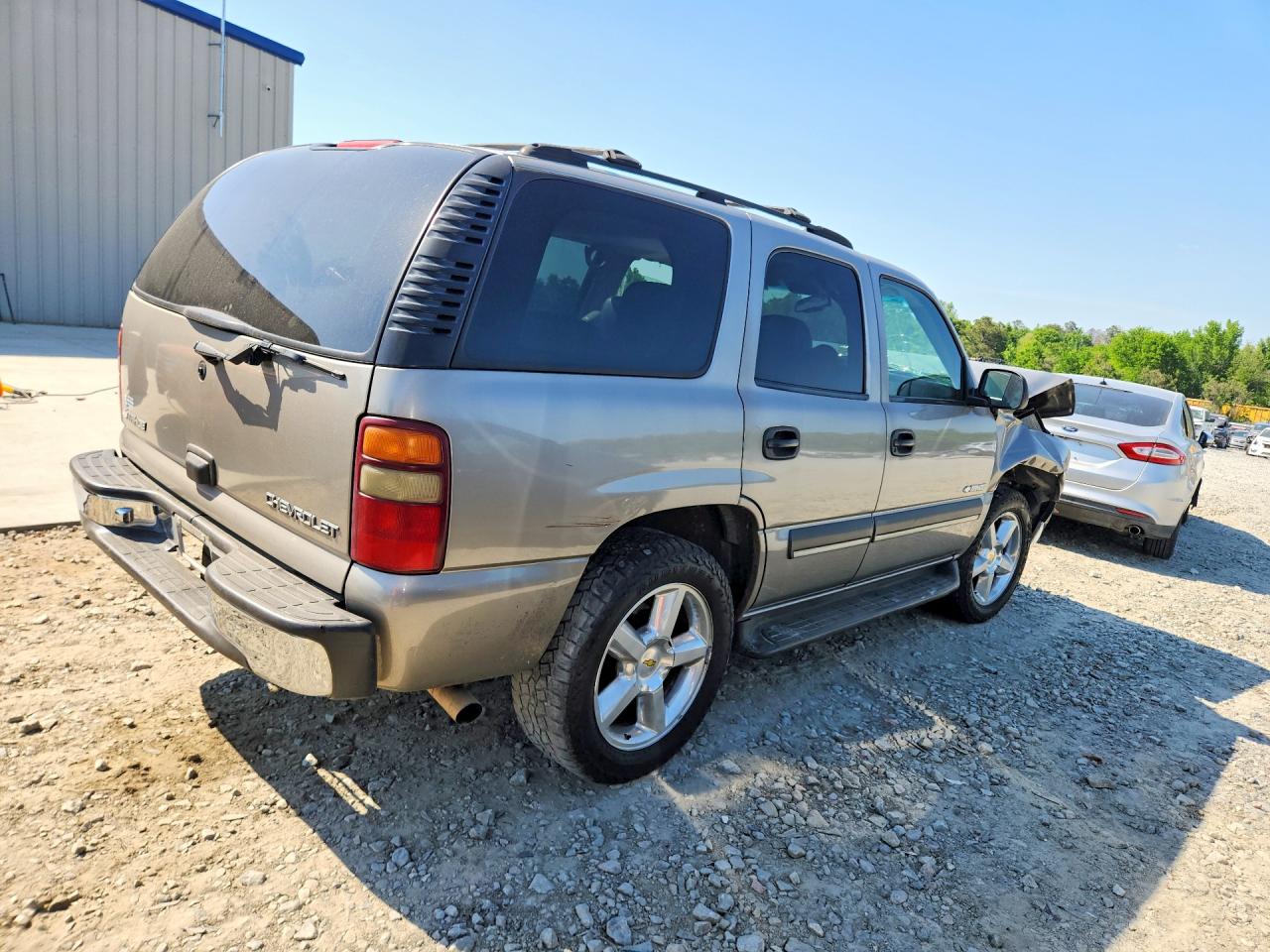 2003 Chevrolet Tahoe C1500 Золотой vin: 1GNEC13ZX3J292582