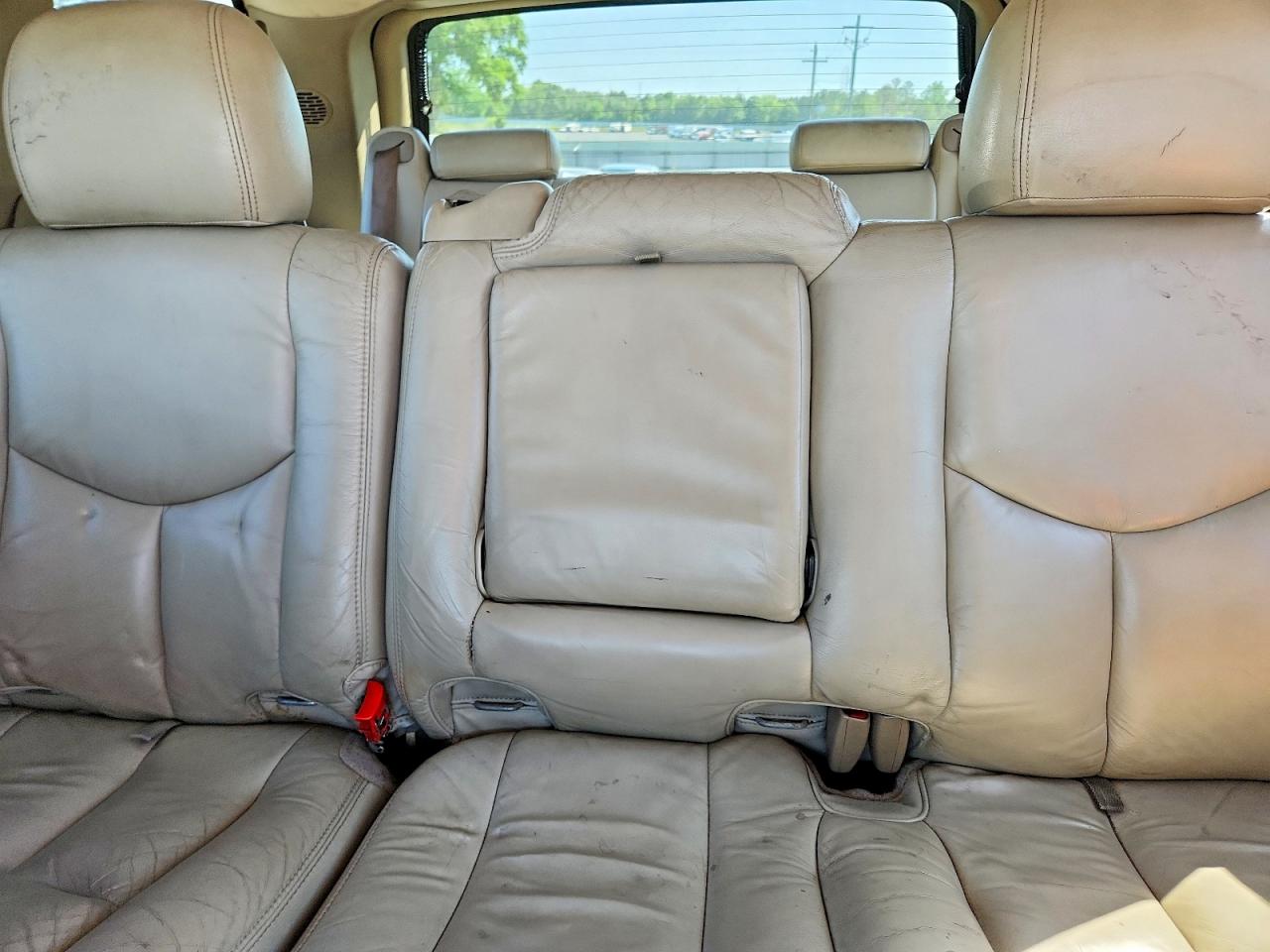 2003 Chevrolet Tahoe C1500 Золотой vin: 1GNEC13ZX3J292582