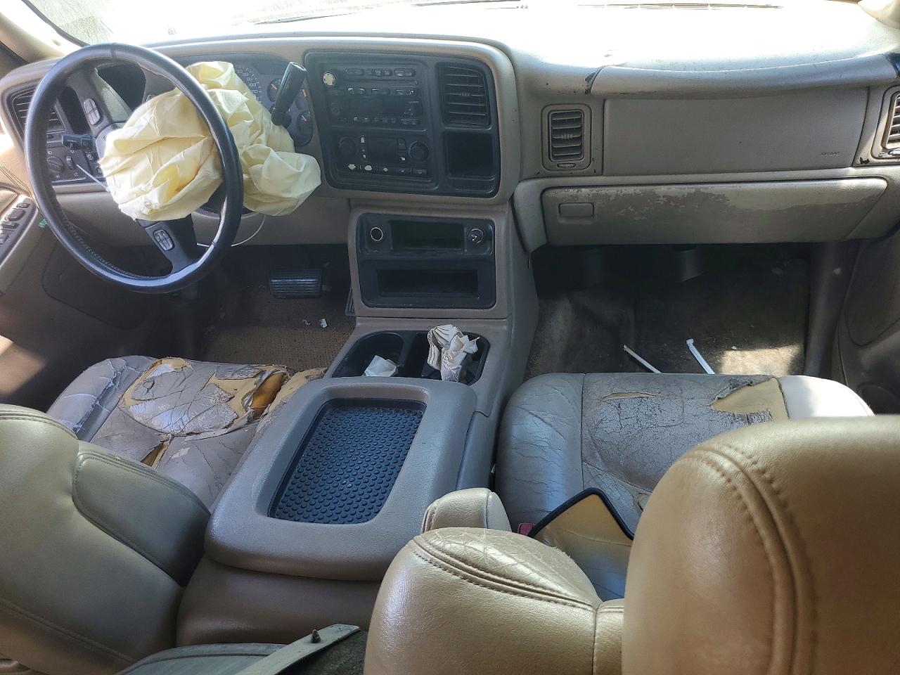 2003 Chevrolet Tahoe C1500 White vin: 1GNEC13ZX3J339352