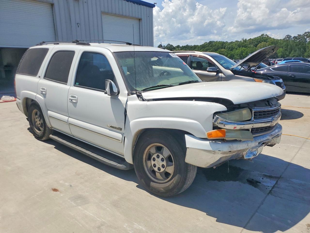 2003 Chevrolet Tahoe C1500 White vin: 1GNEC13ZX3J339352