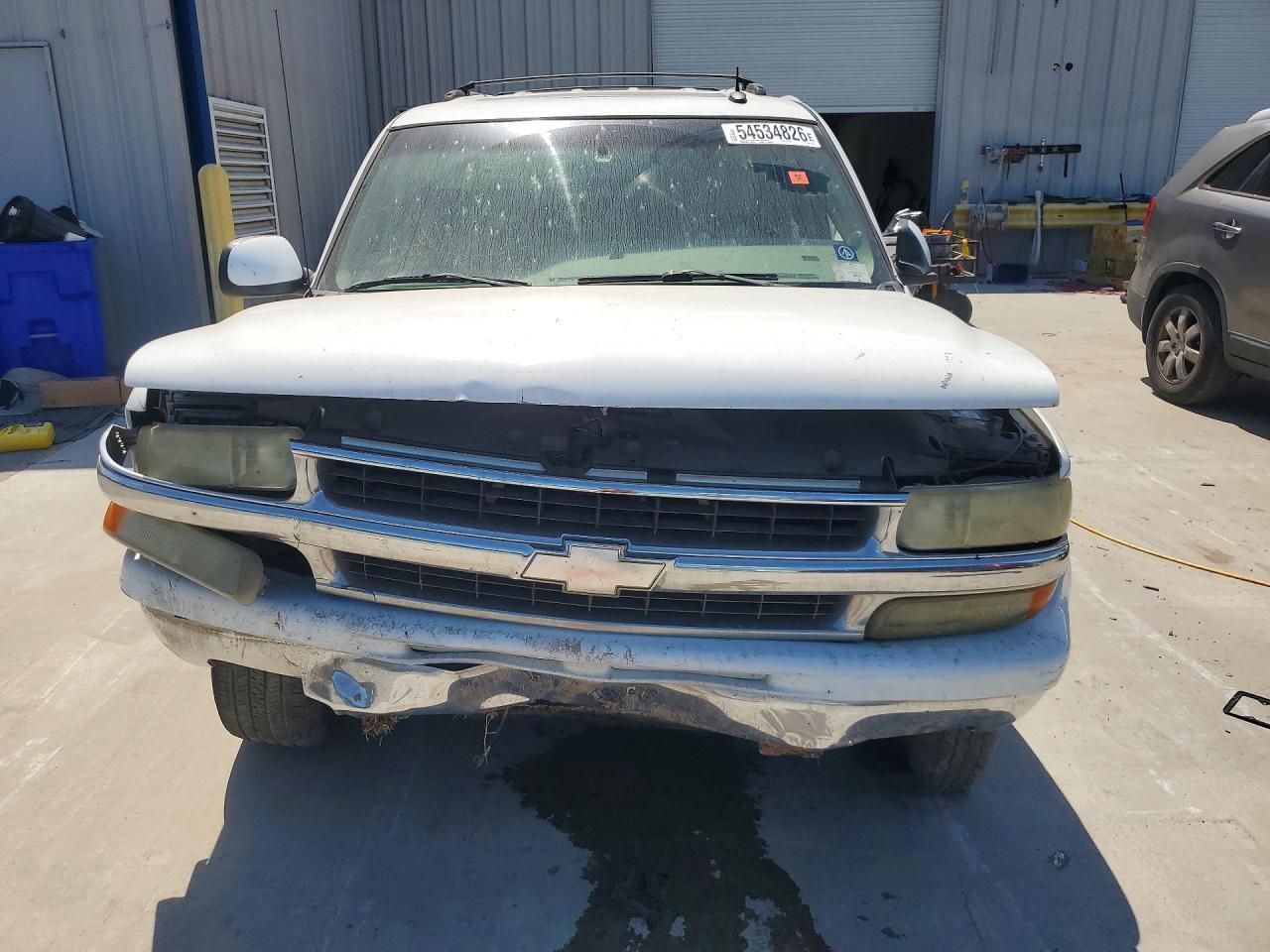 2003 Chevrolet Tahoe C1500 White vin: 1GNEC13ZX3J339352