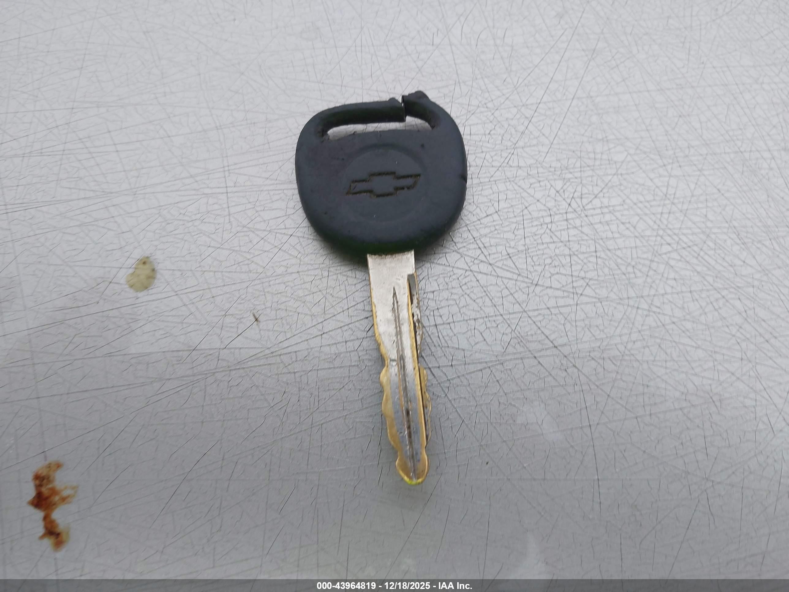 2004 Chevrolet Tahoe Lt Серебряный vin: 1GNEC13ZX4J106251