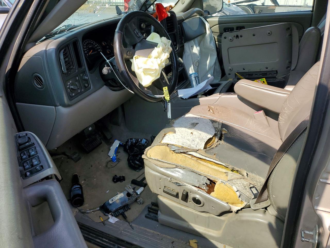 2006 Chevrolet Tahoe C1500 Beige vin: 1GNEC13ZX6R108456