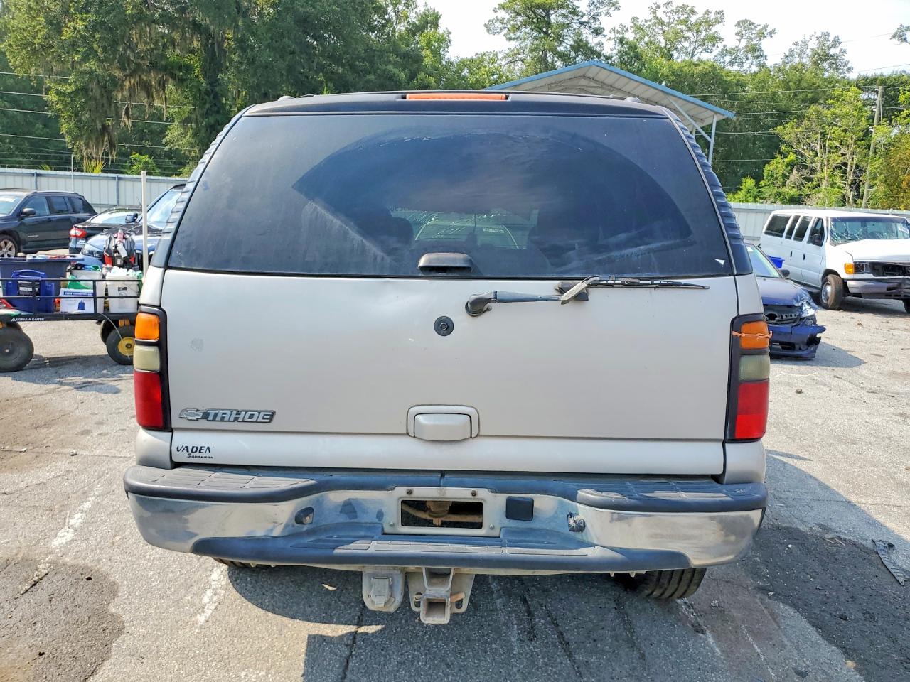 2006 Chevrolet Tahoe C1500 Beige vin: 1GNEC13ZX6R108456