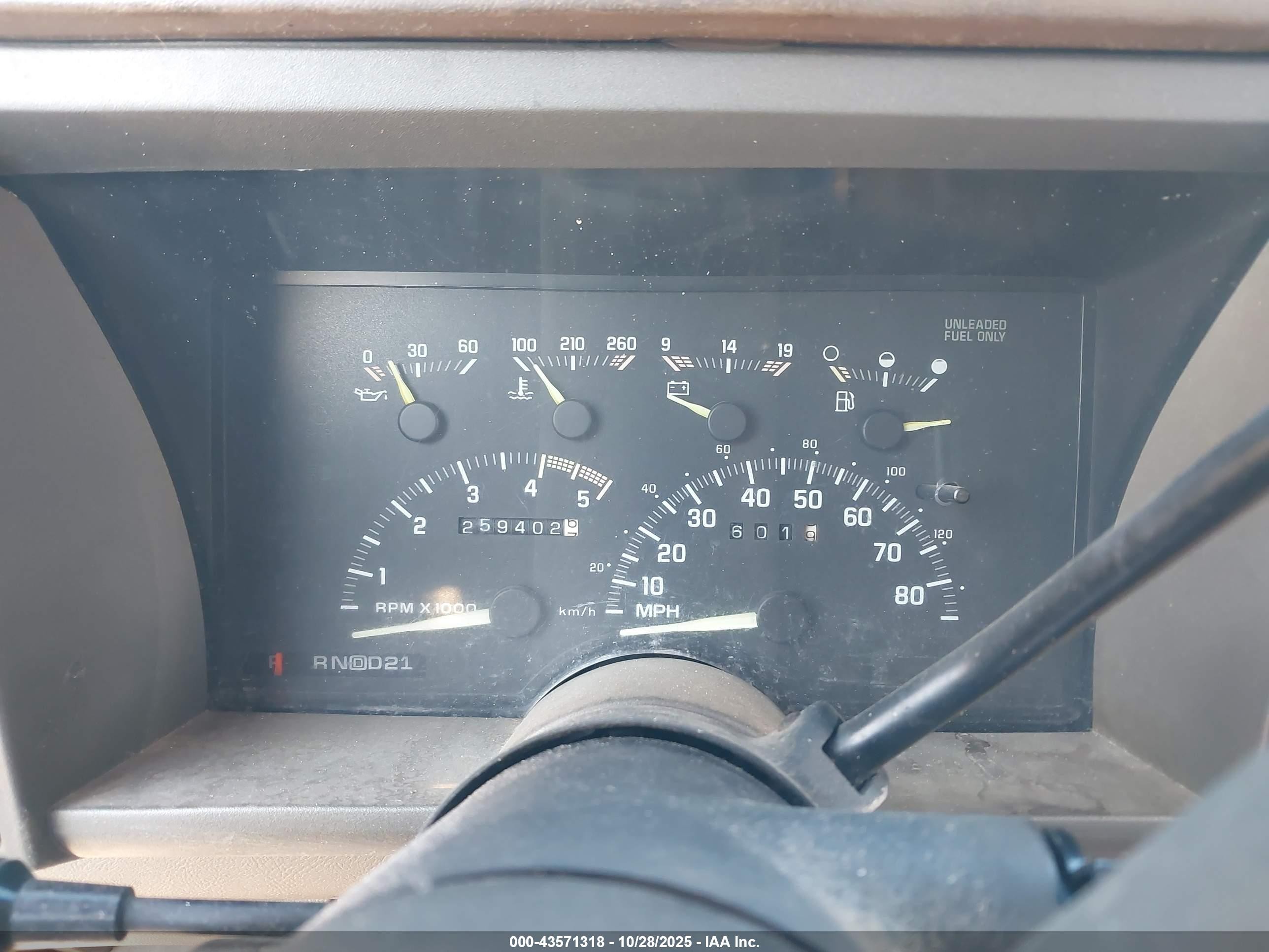 1992 Chevrolet Suburban C1500 Gold vin: 1GNEC16K2NJ357846