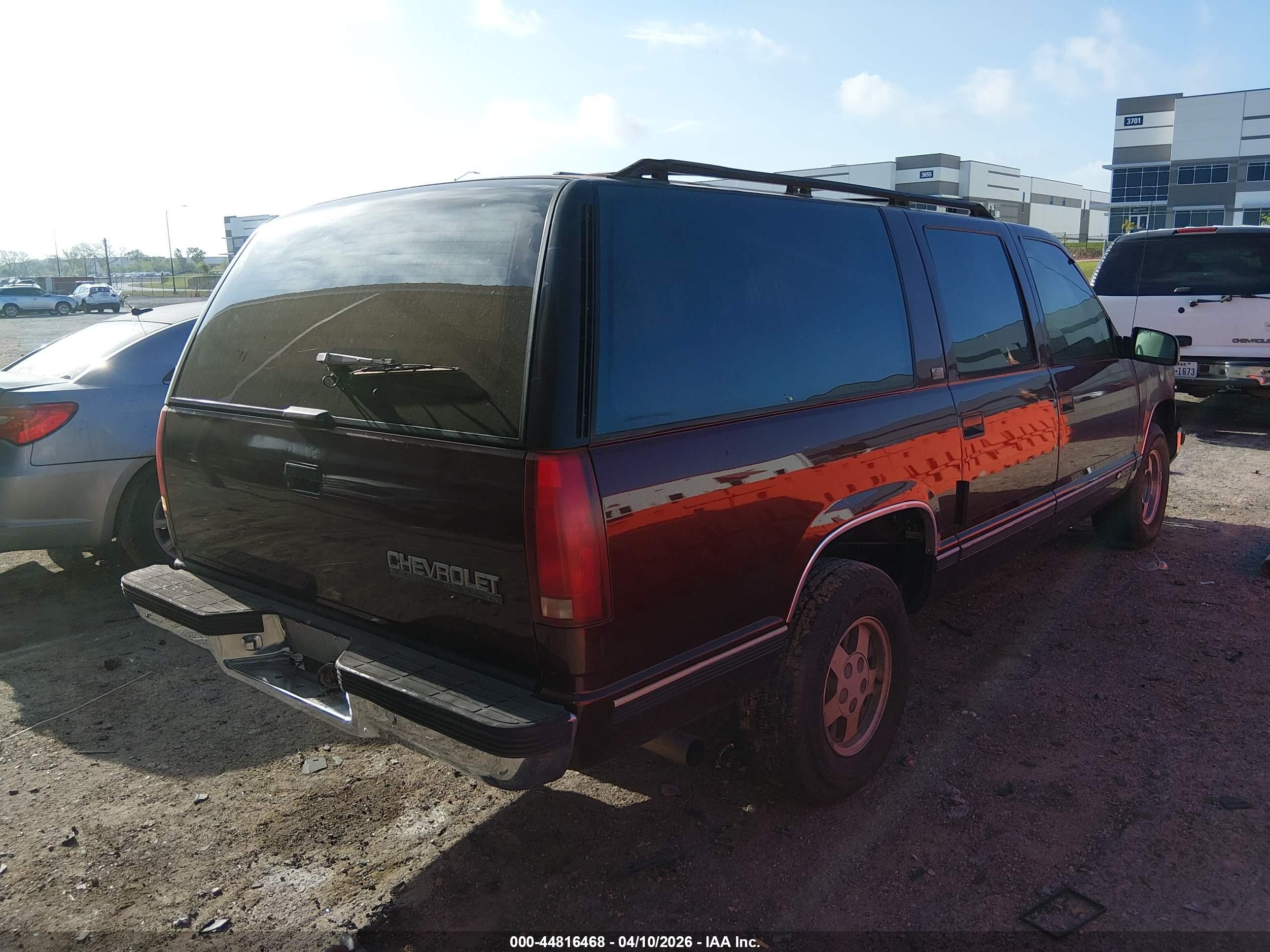 1993 Chevrolet Suburban C1500 Maroon vin: 1GNEC16K2PJ302087