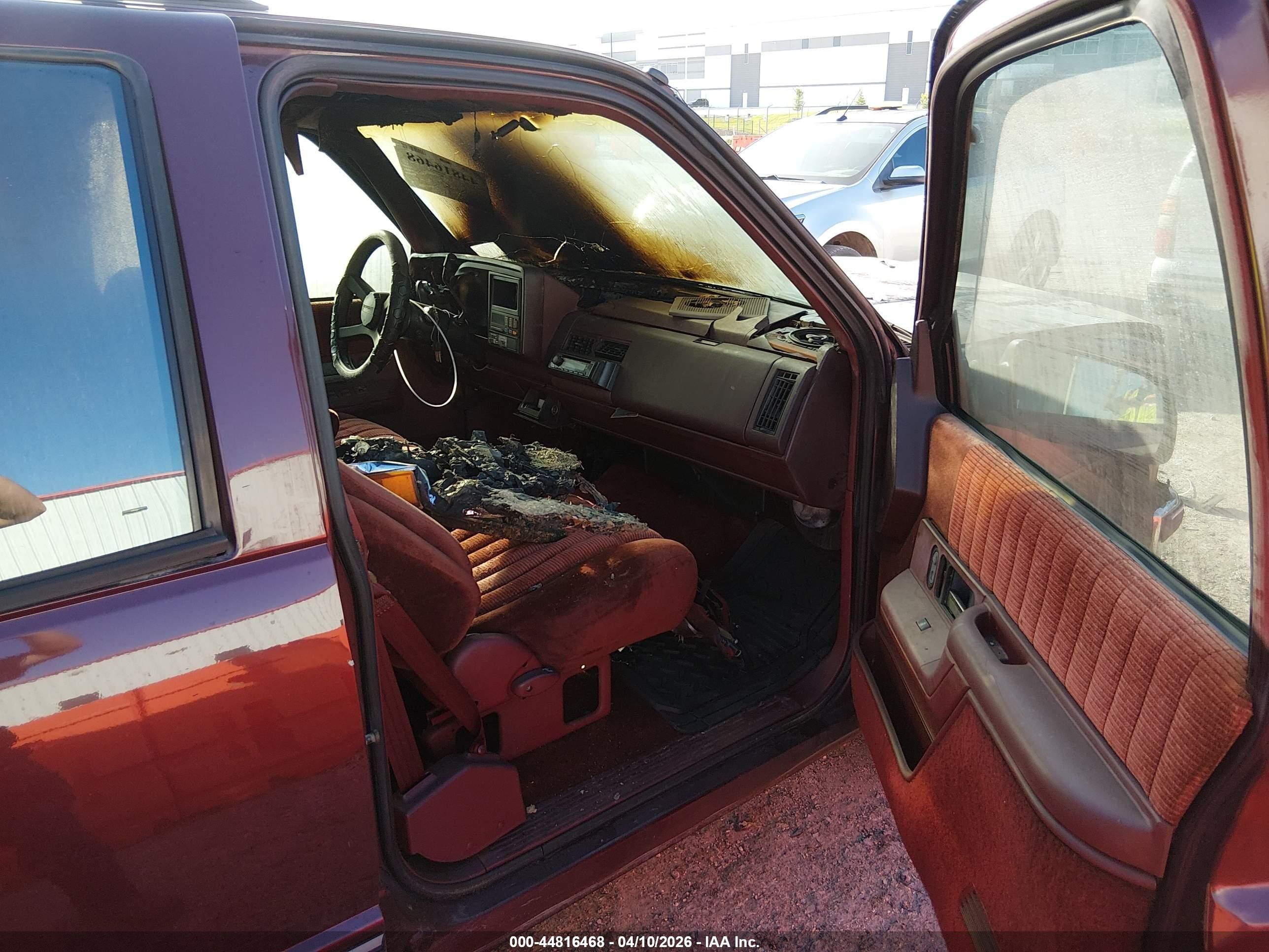 1993 Chevrolet Suburban C1500 Maroon vin: 1GNEC16K2PJ302087