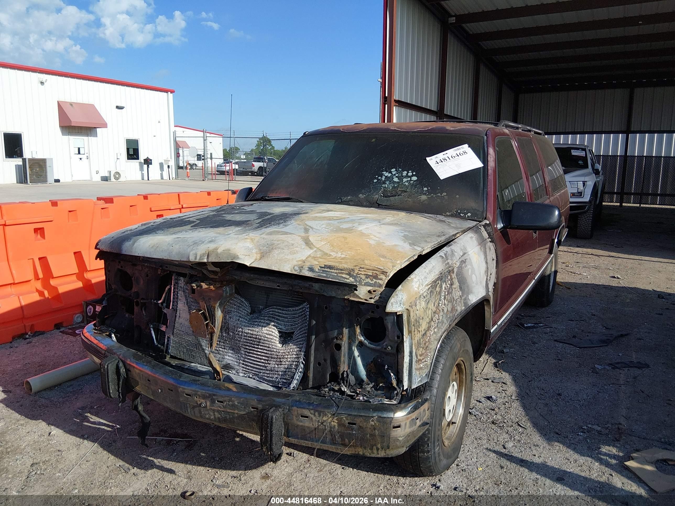 1993 Chevrolet Suburban C1500 Maroon vin: 1GNEC16K2PJ302087