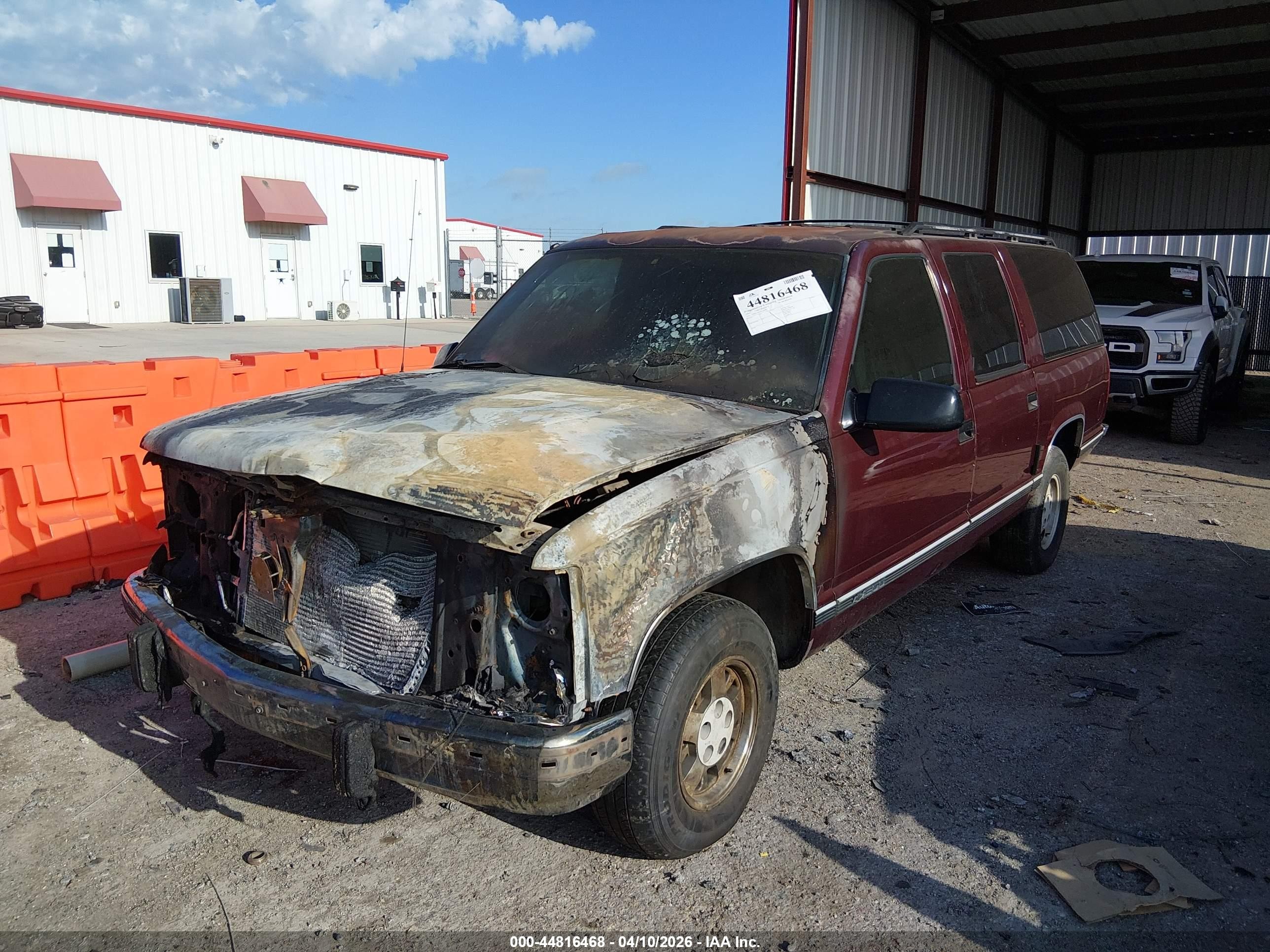1993 Chevrolet Suburban C1500 Maroon vin: 1GNEC16K2PJ302087