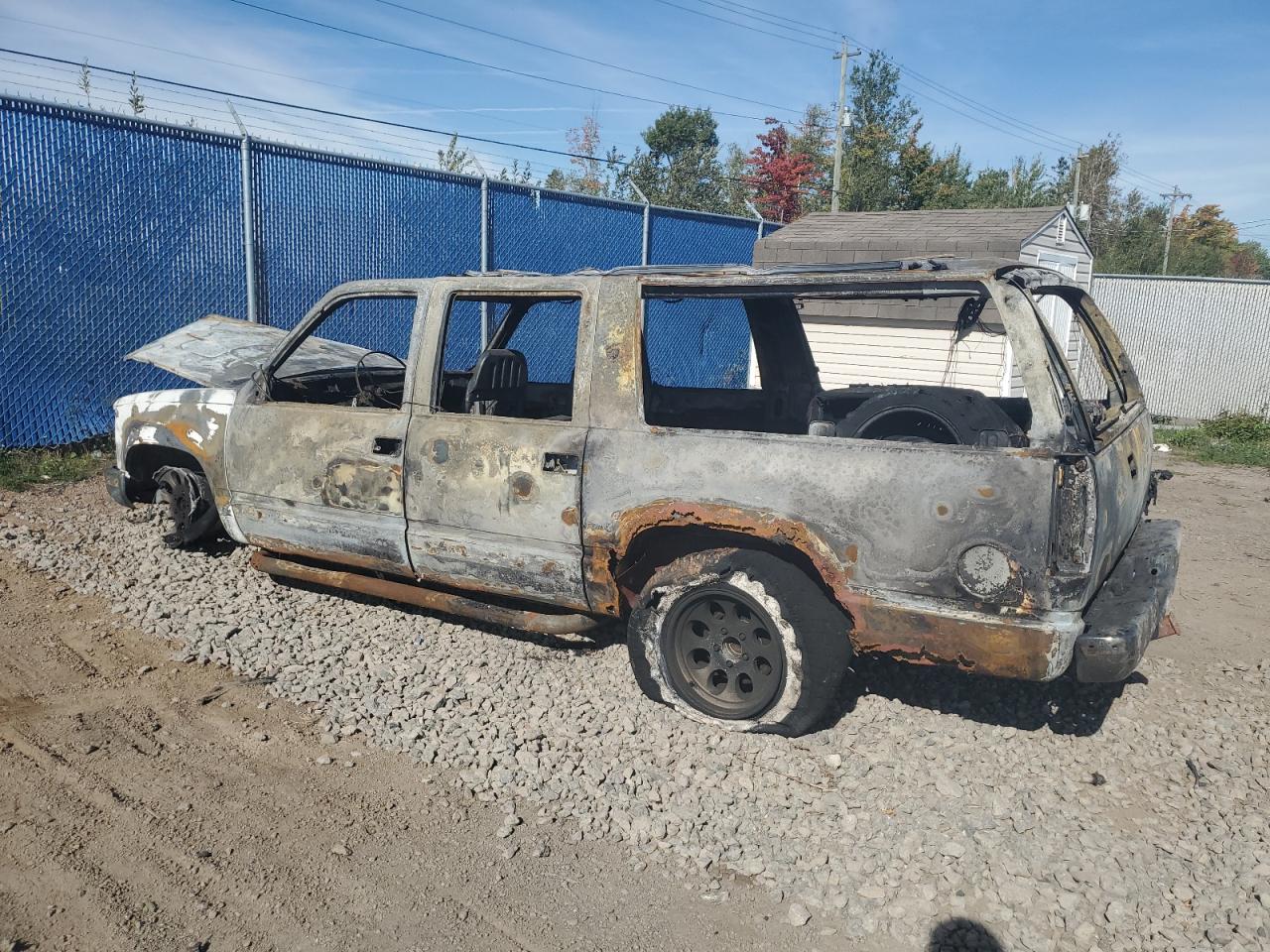 1993 Chevrolet Suburban C1500 Burn vin: 1GNEC16K2PJ392261