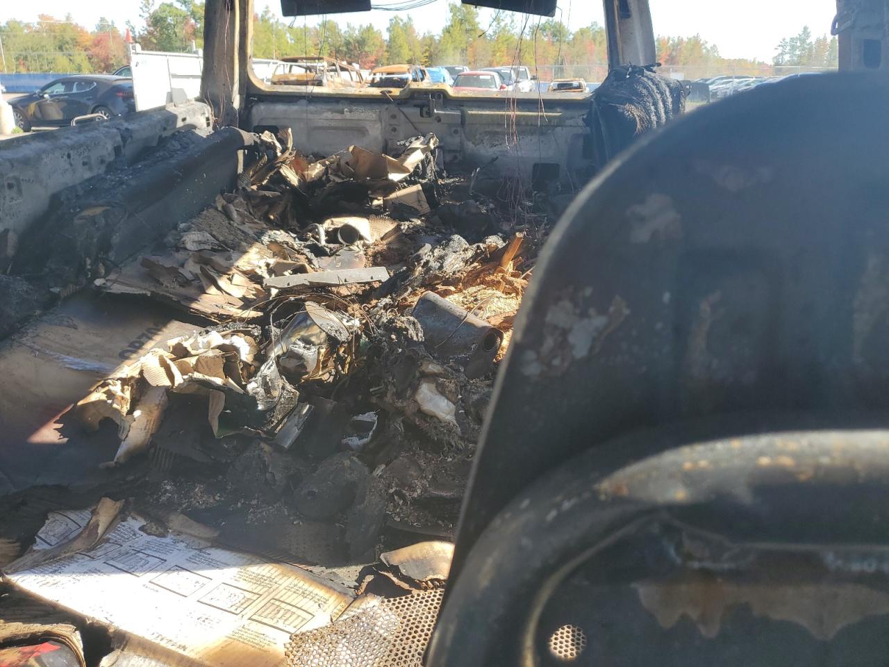 1993 Chevrolet Suburban C1500 Burn vin: 1GNEC16K2PJ392261