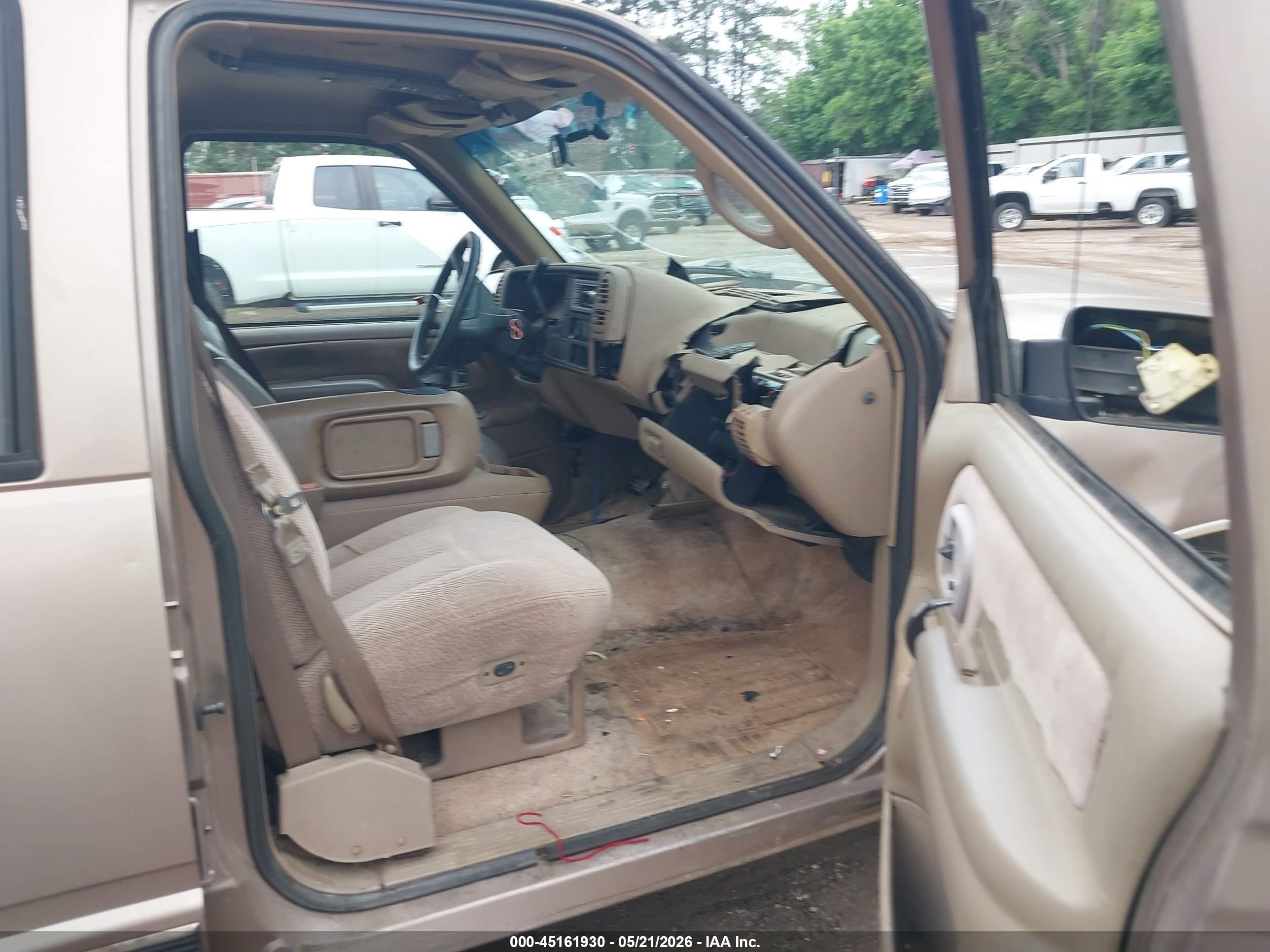 1995 Chevrolet Suburban C1500 Tan vin: 1GNEC16K3SJ301281